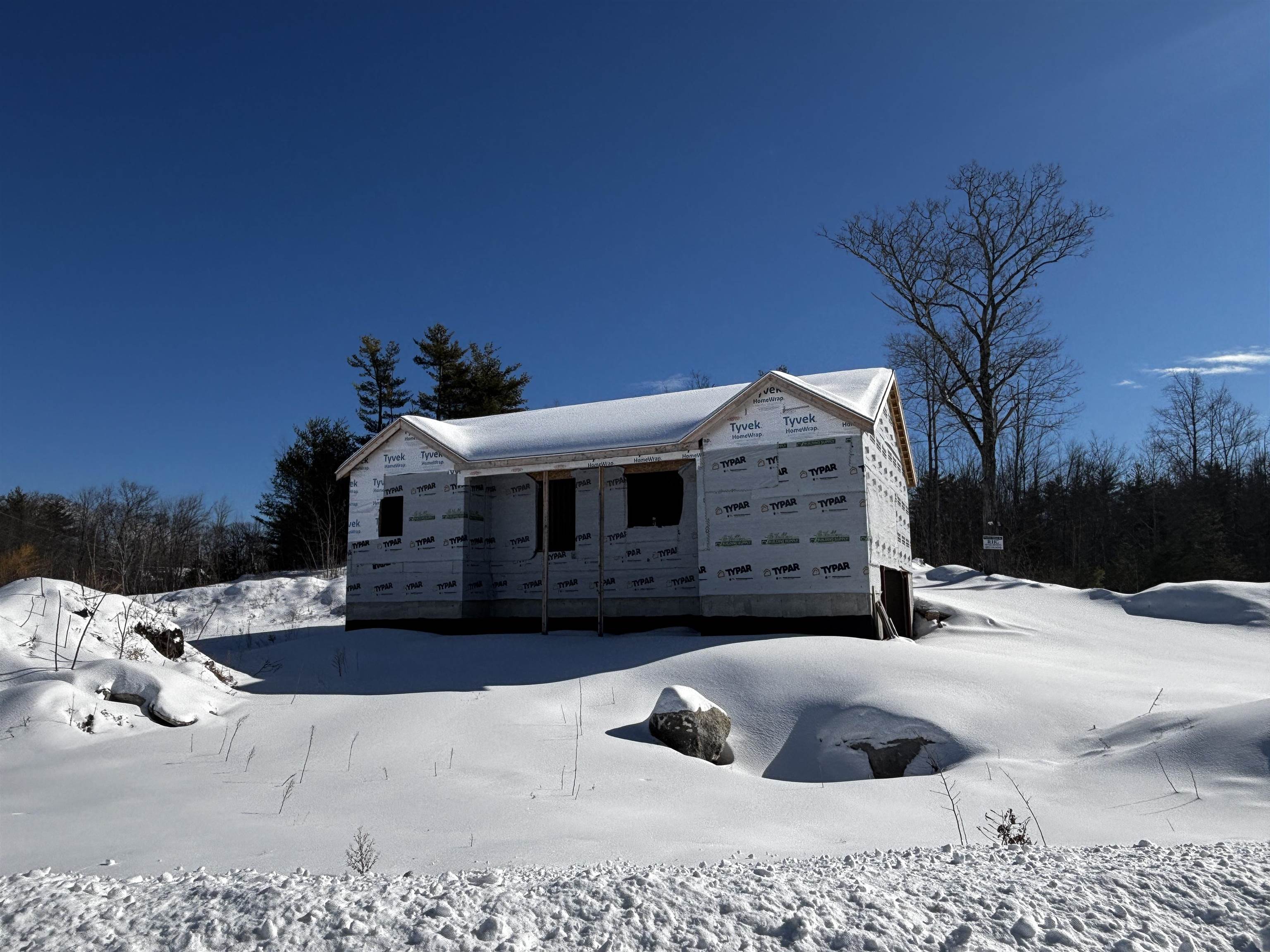 4 Hawthorne Rd, Ossipee, NH 03864