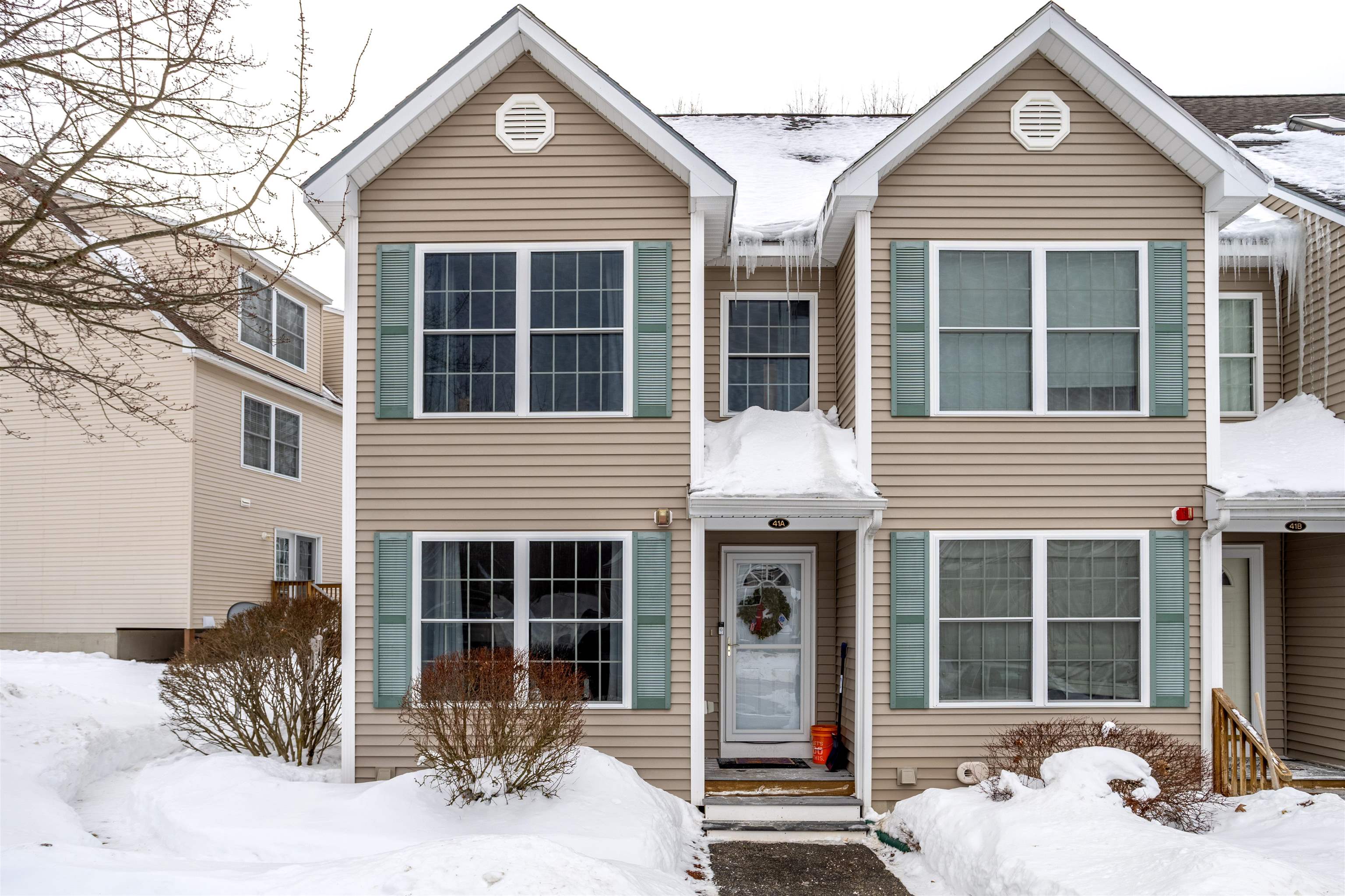 41 Shadowbrook Dr, Hudson, NH 03051