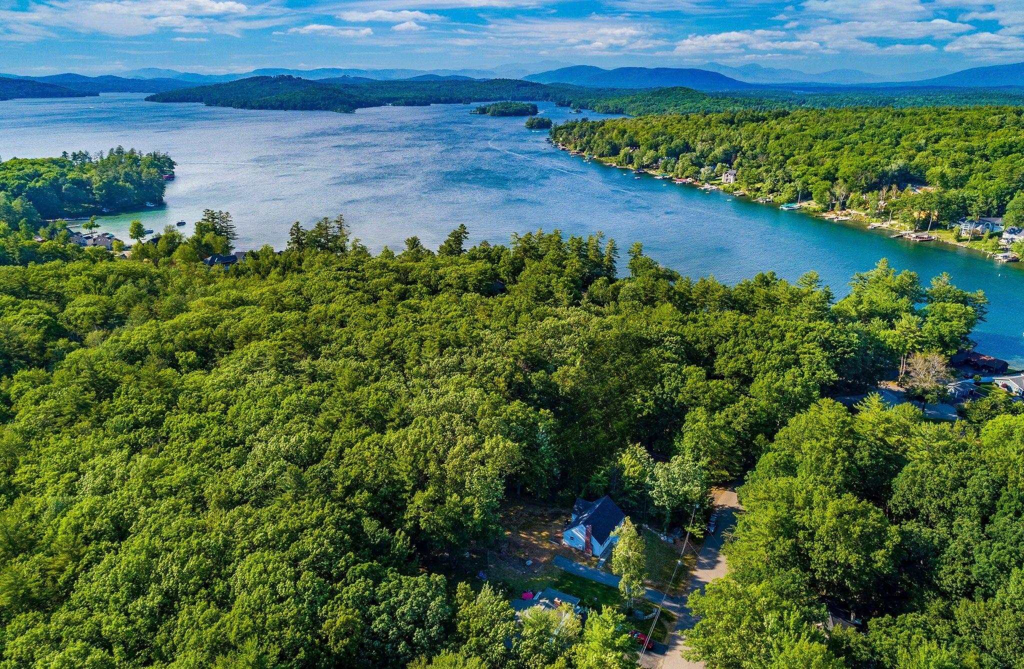 96 Woodvale Dr, Laconia, NH 03246