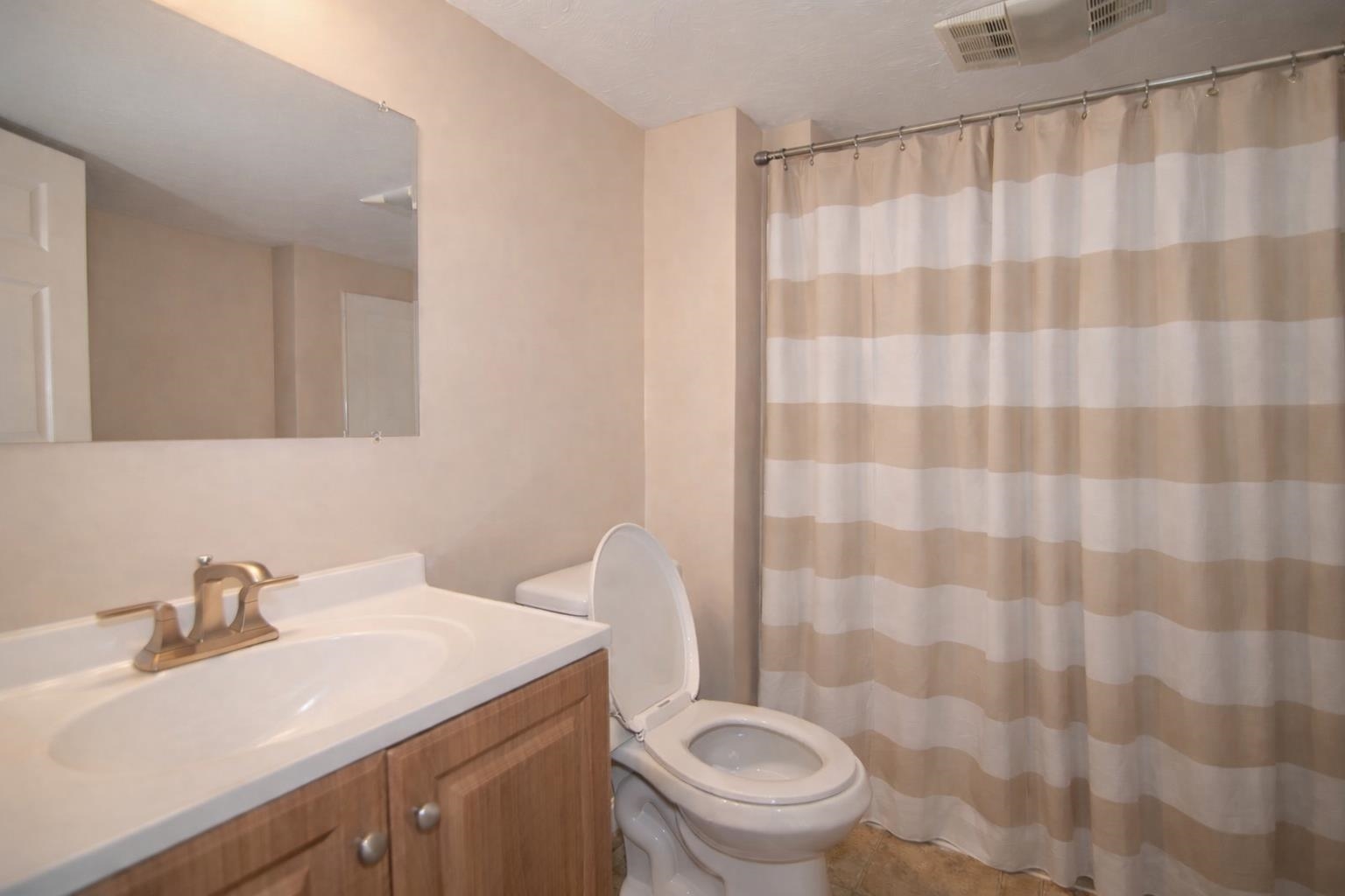 21 South St, Manchester, NH 03104