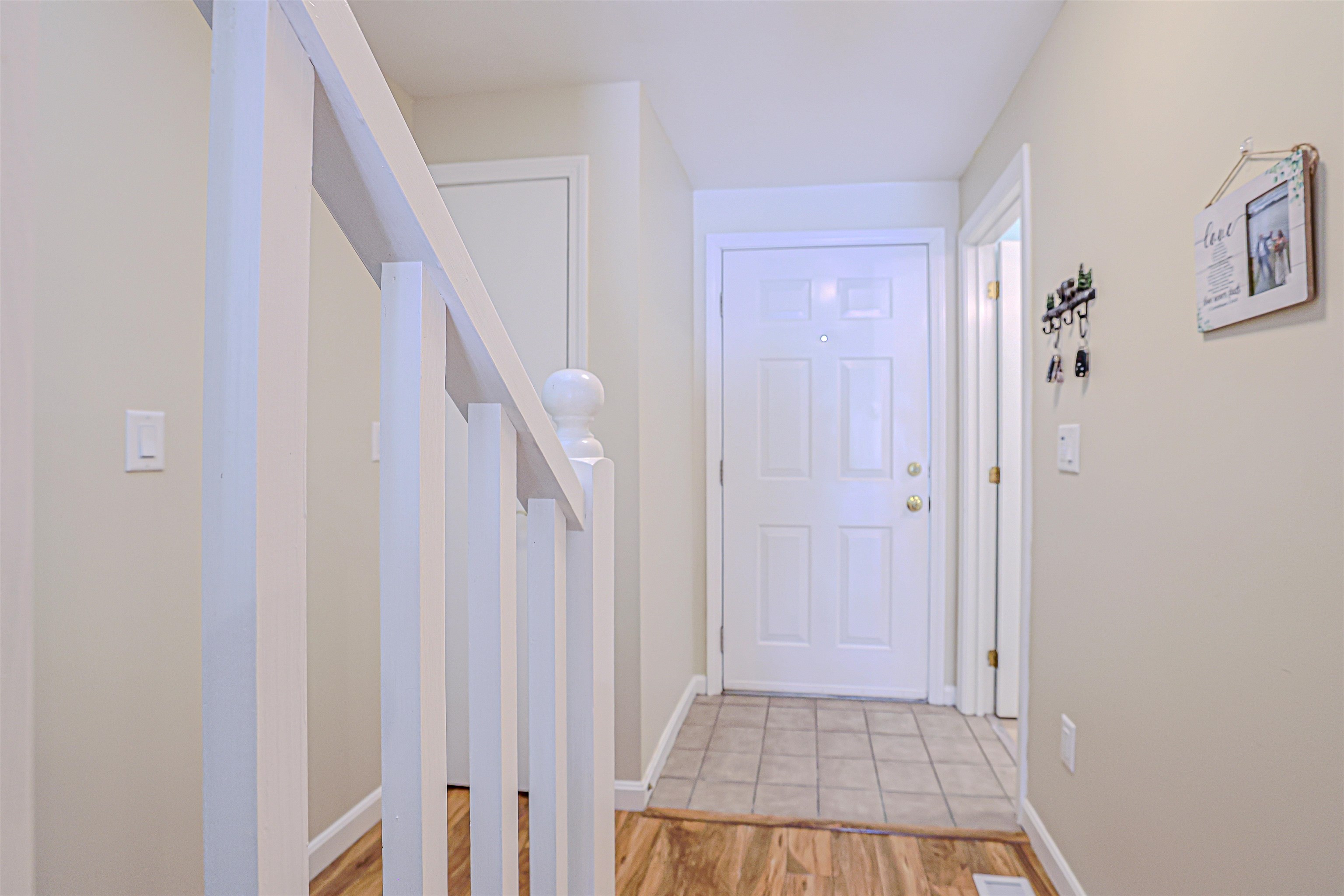 35 Montrose Dr, Stratham, NH 03885