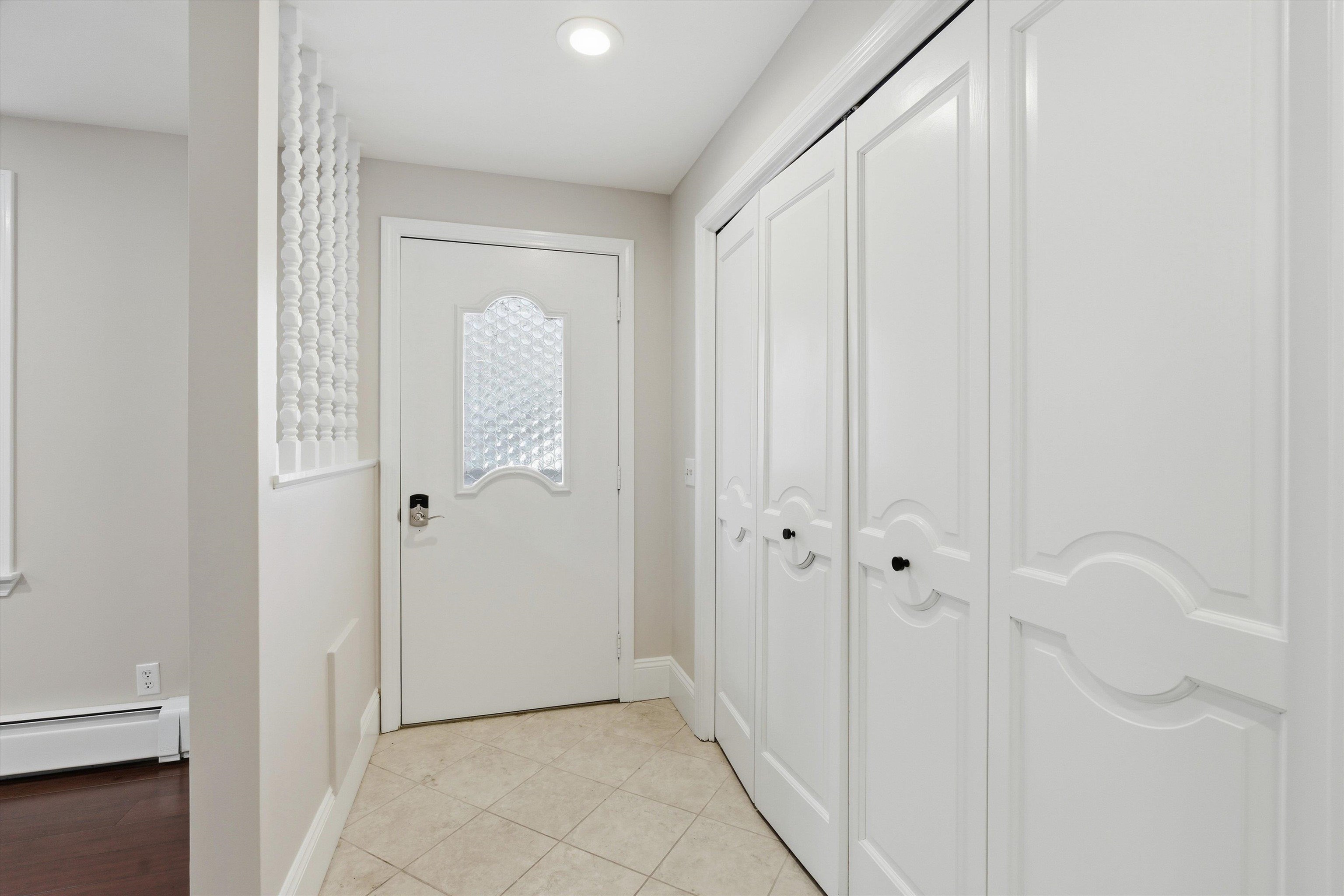 34 Hitching Post Ln, Bedford, NH 03110