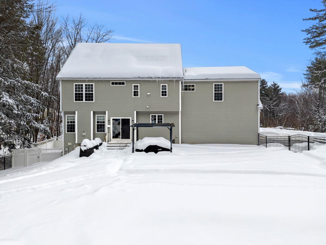 5 Harvest Ln, Bedford, NH 03110