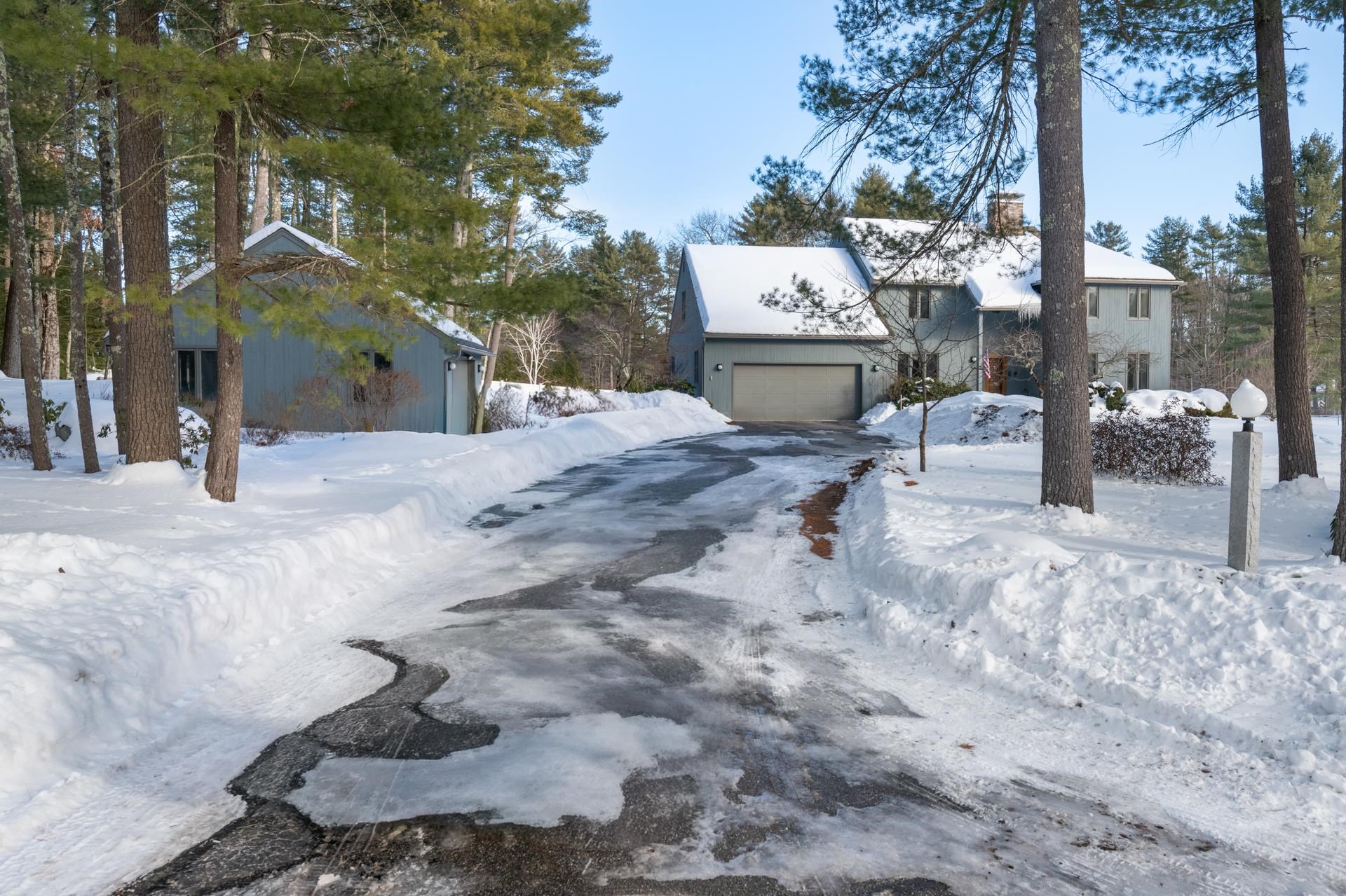 15 Martingale Rd, Amherst, NH 03031