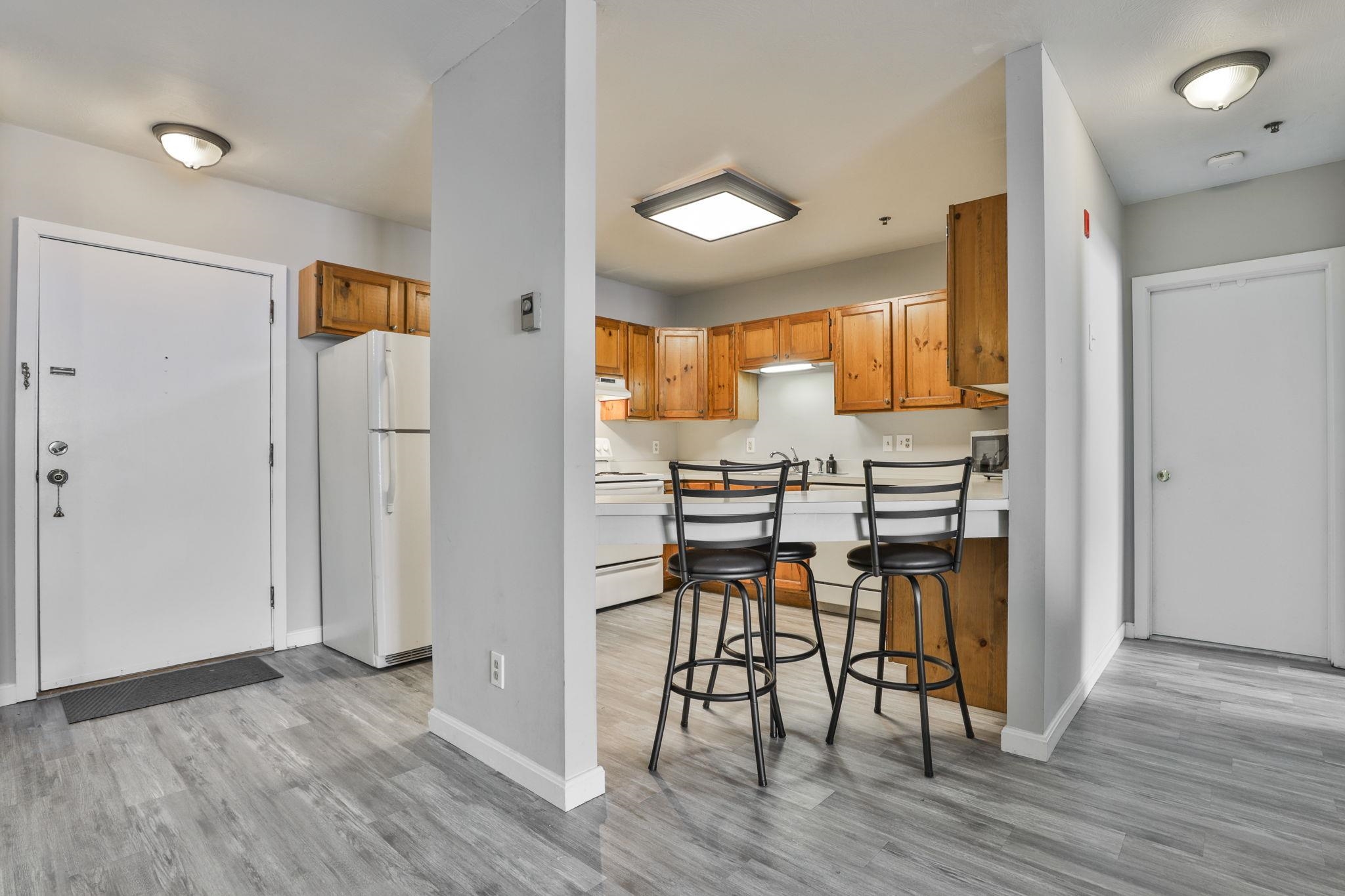 5 Tsienneto Rd, Derry, NH 03038