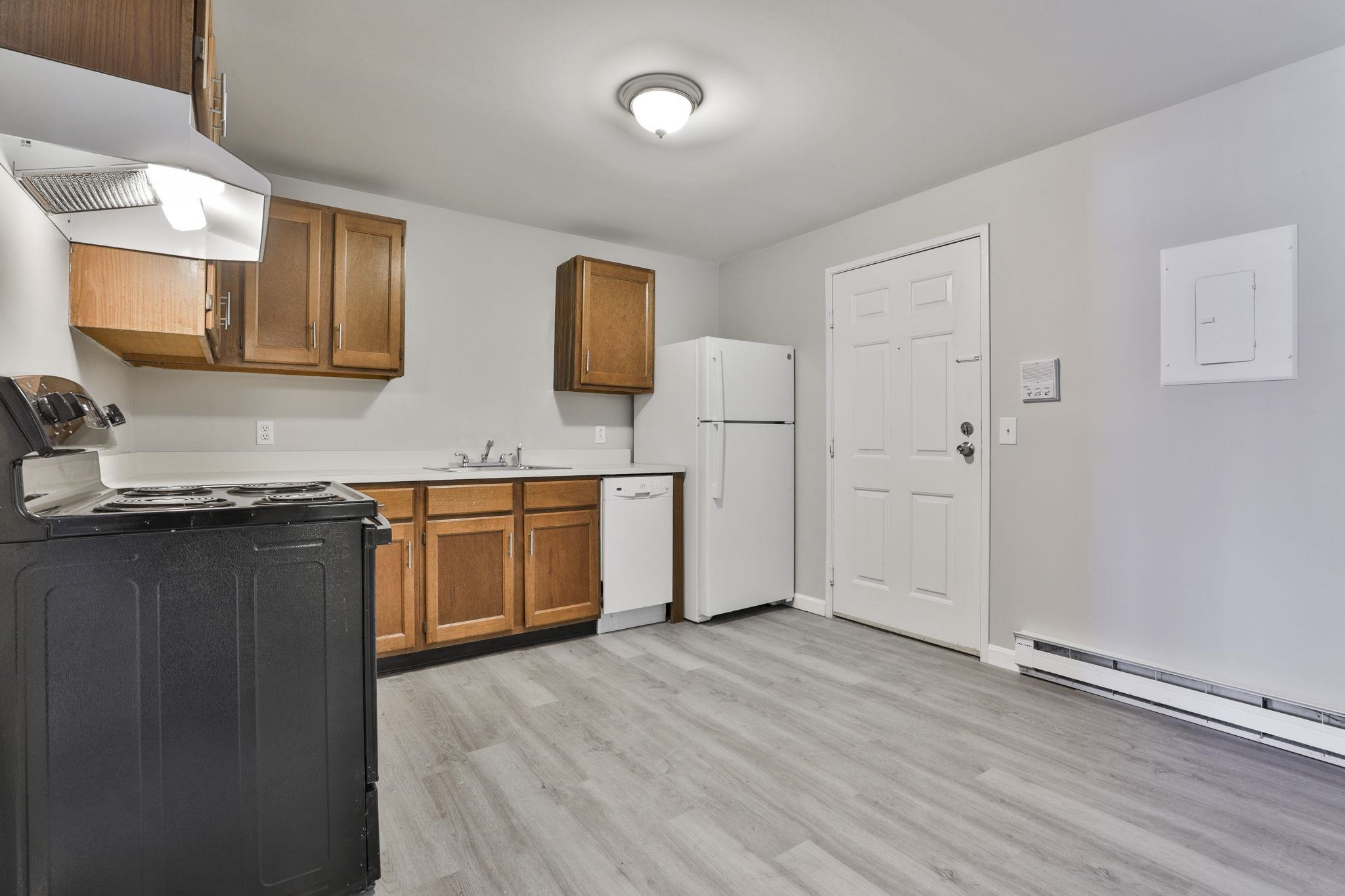 12 East Side Dr, Concord, NH 03301