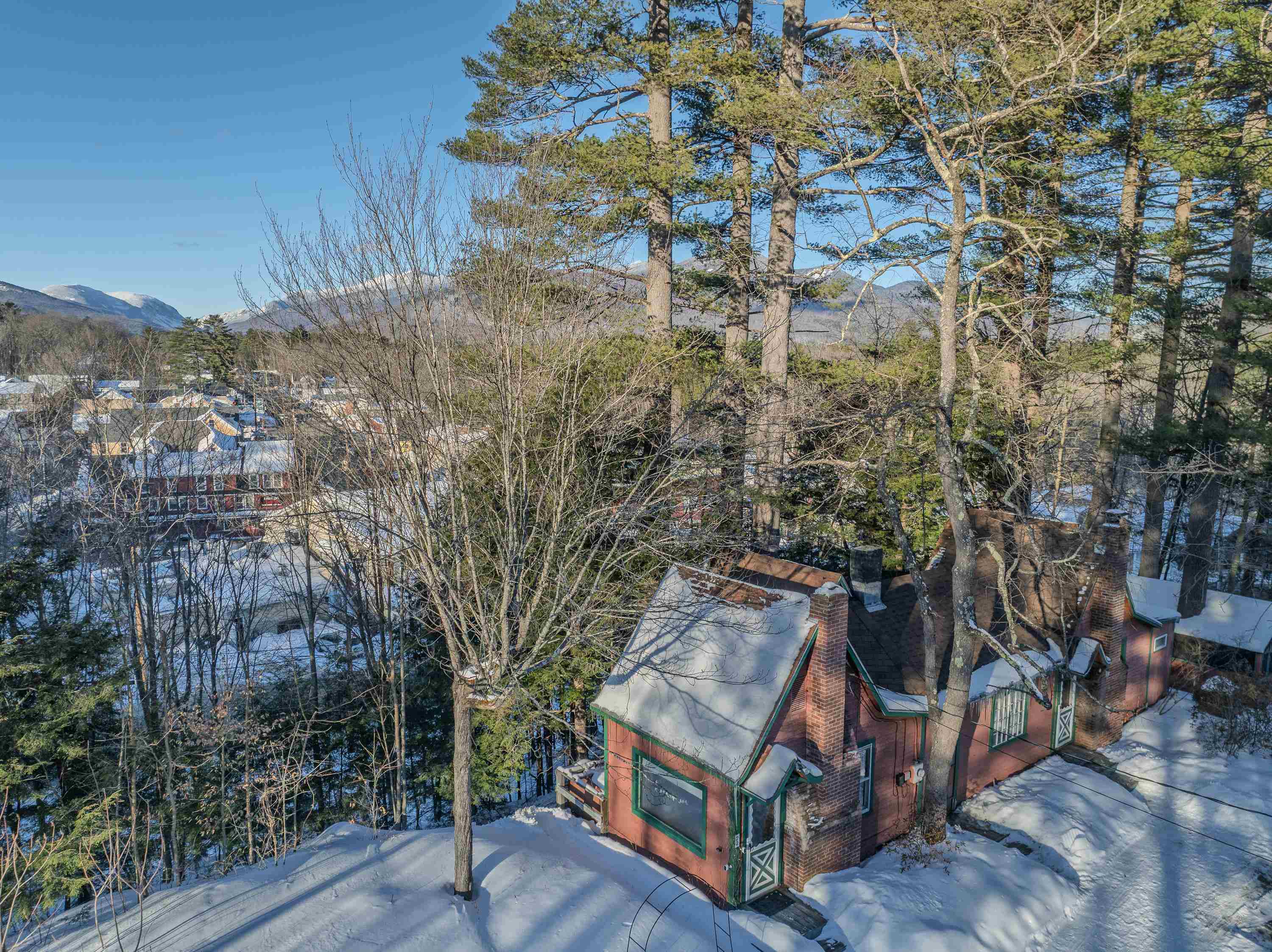 22 Sharon Hill Dr, Woodstock, NH 03262