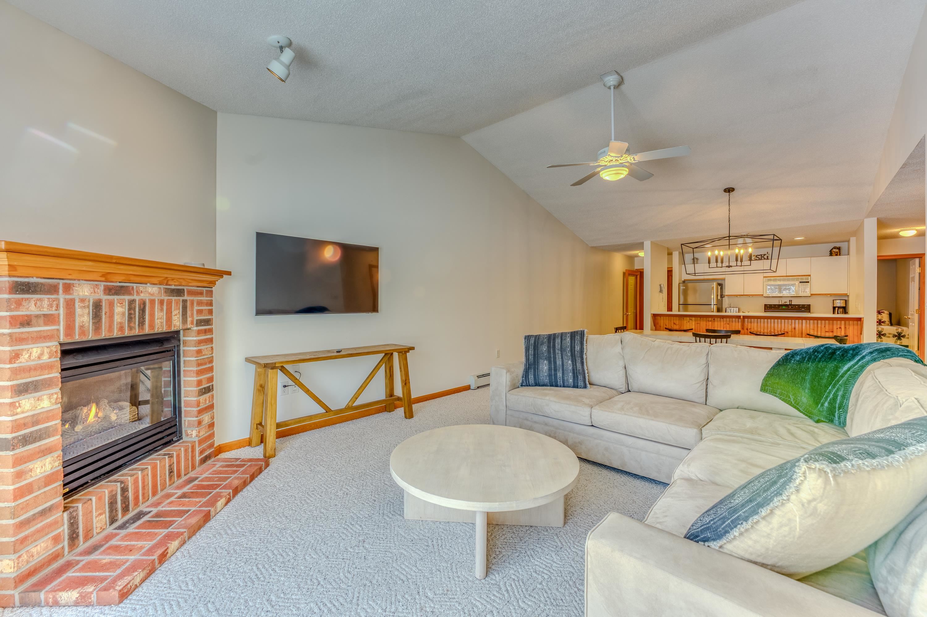 67 Stickney Cir, Carroll, NH 03575