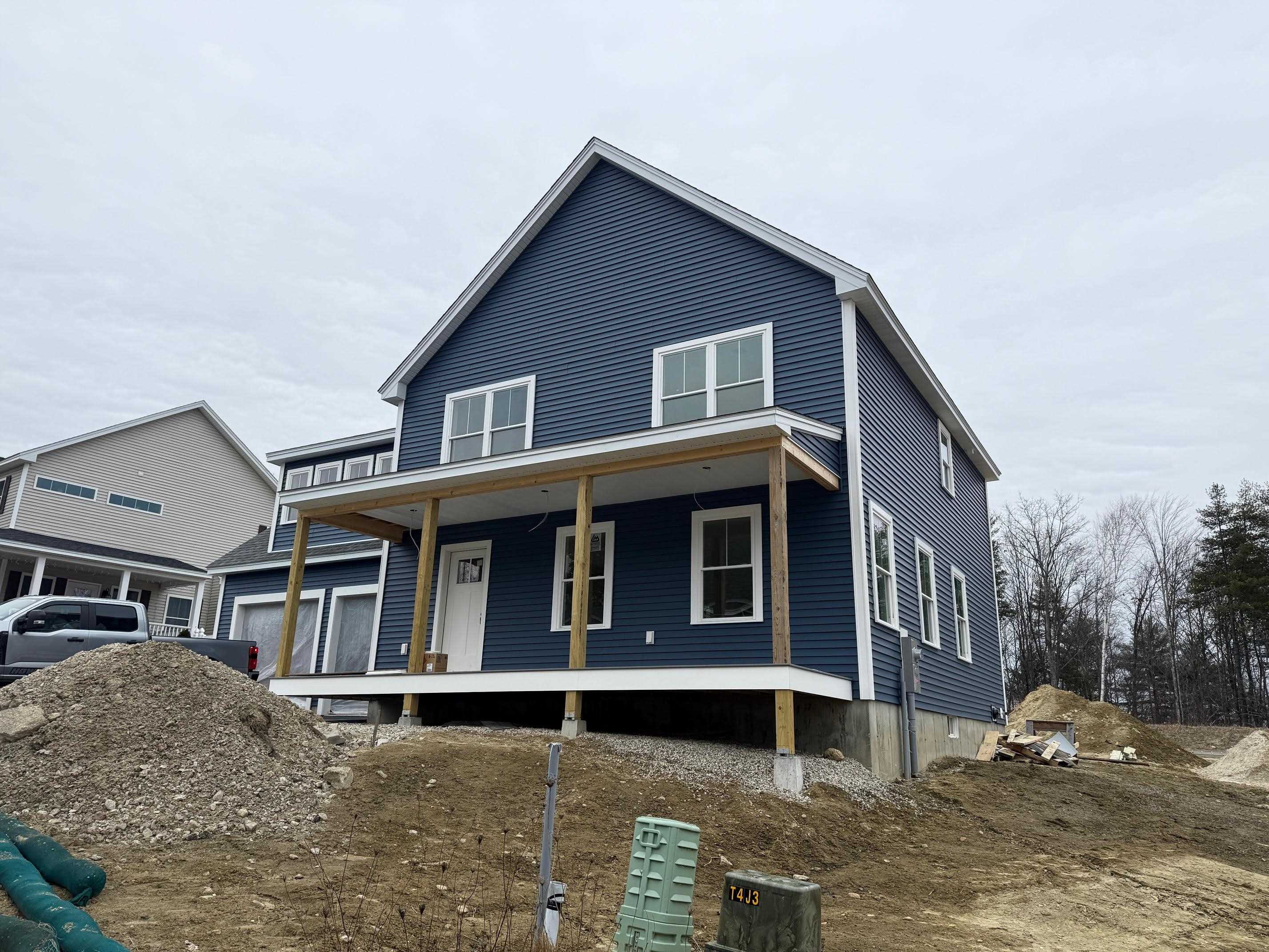 35 Eisenhower Dr, Rochester, NH 03867