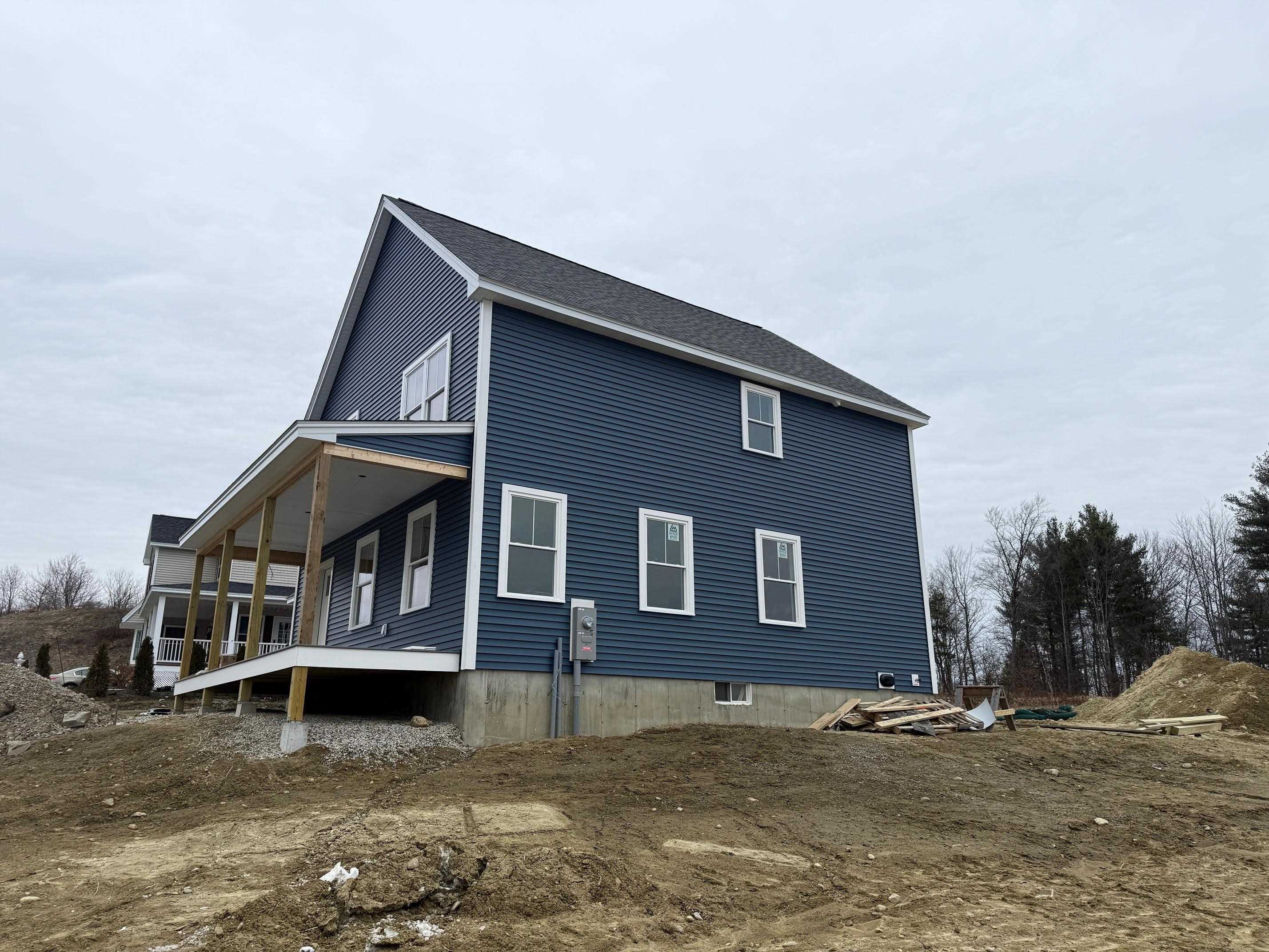 35 Eisenhower Dr, Rochester, NH 03867