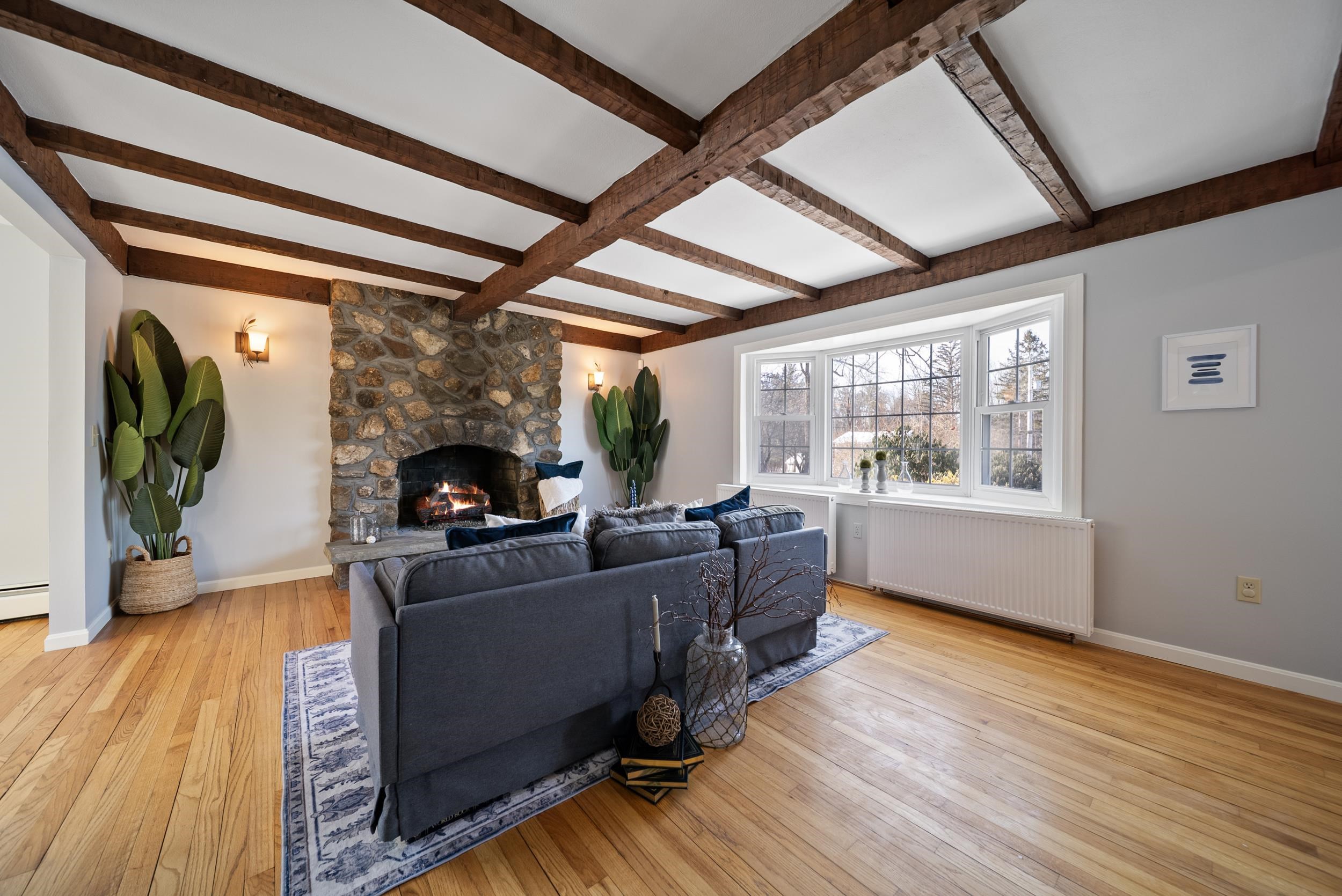 26 Devonshire Ln, Londonderry, NH 03053