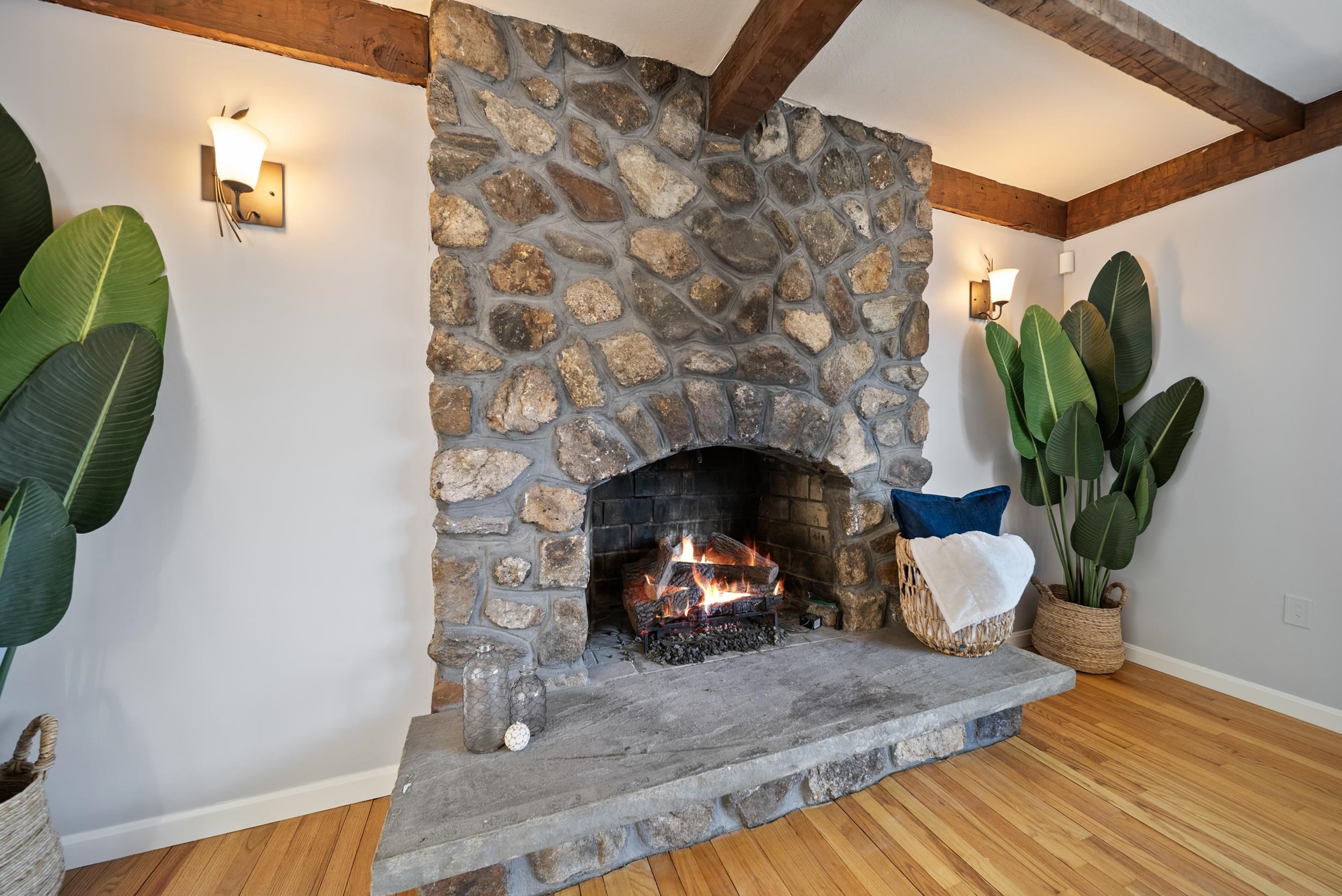 26 Devonshire Ln, Londonderry, NH 03053