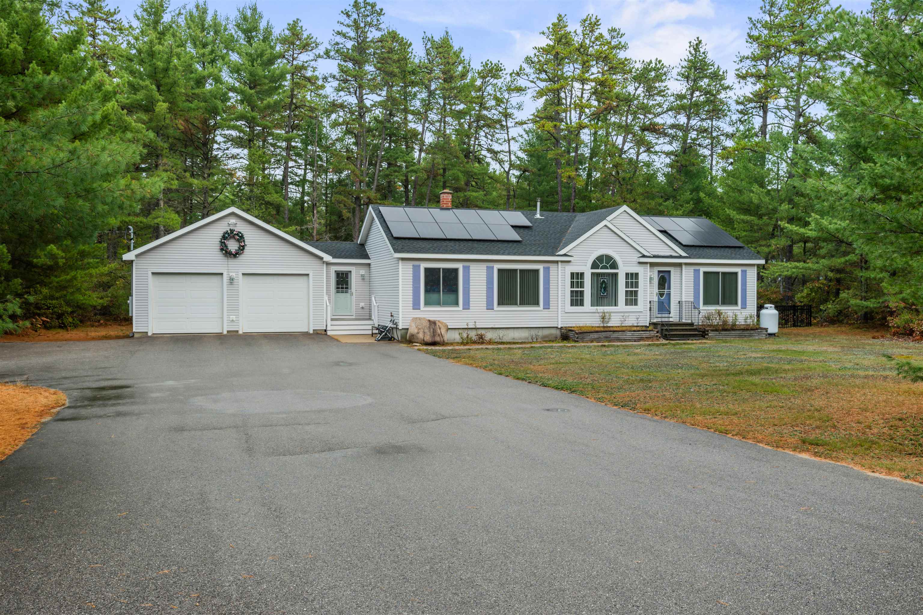 156 Fawn Dr, Madison, NH 03875