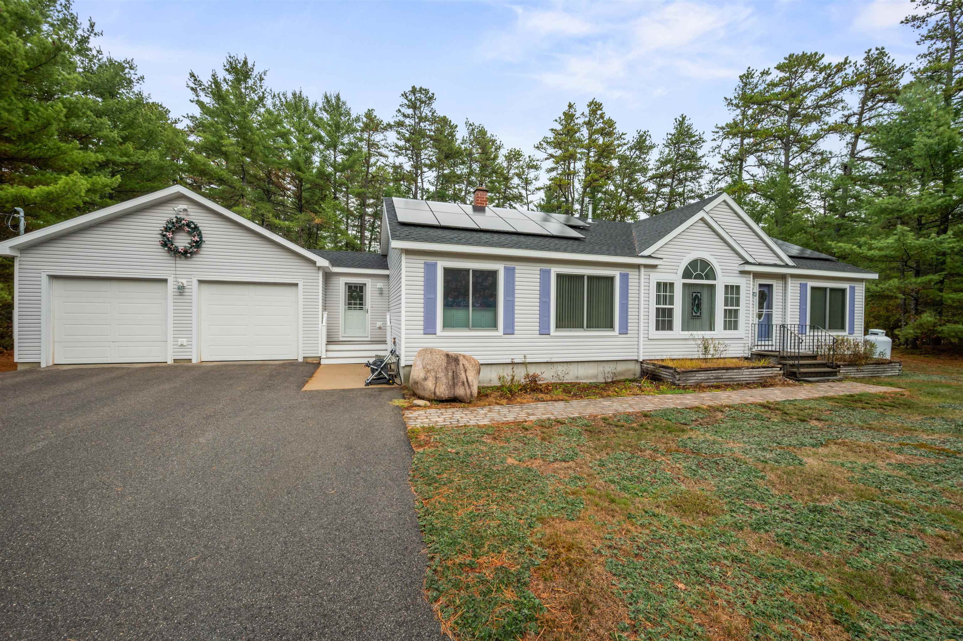 156 Fawn Dr, Madison, NH 03875