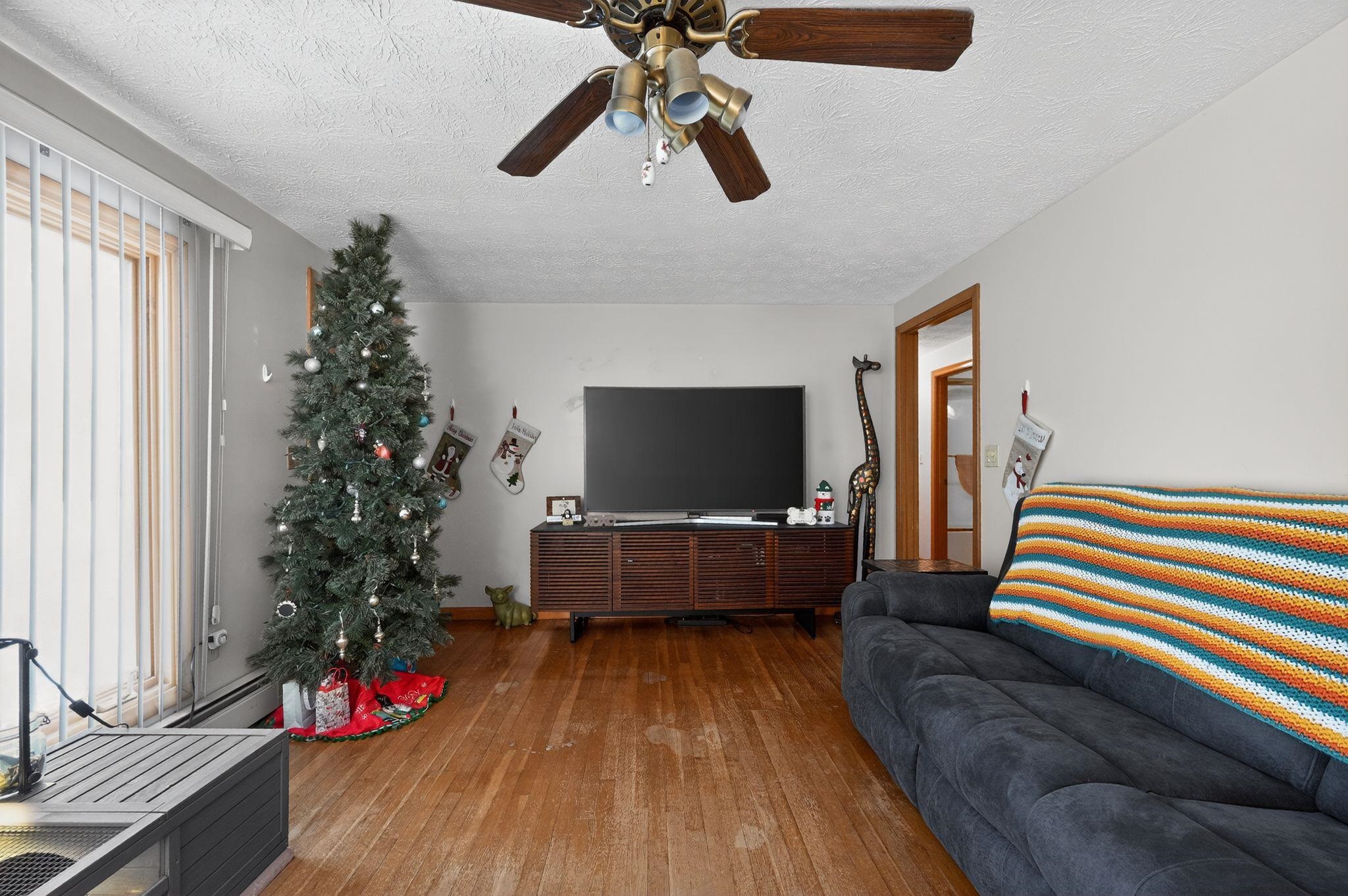 21 Parkhurst Dr, Nashua, NH 03062