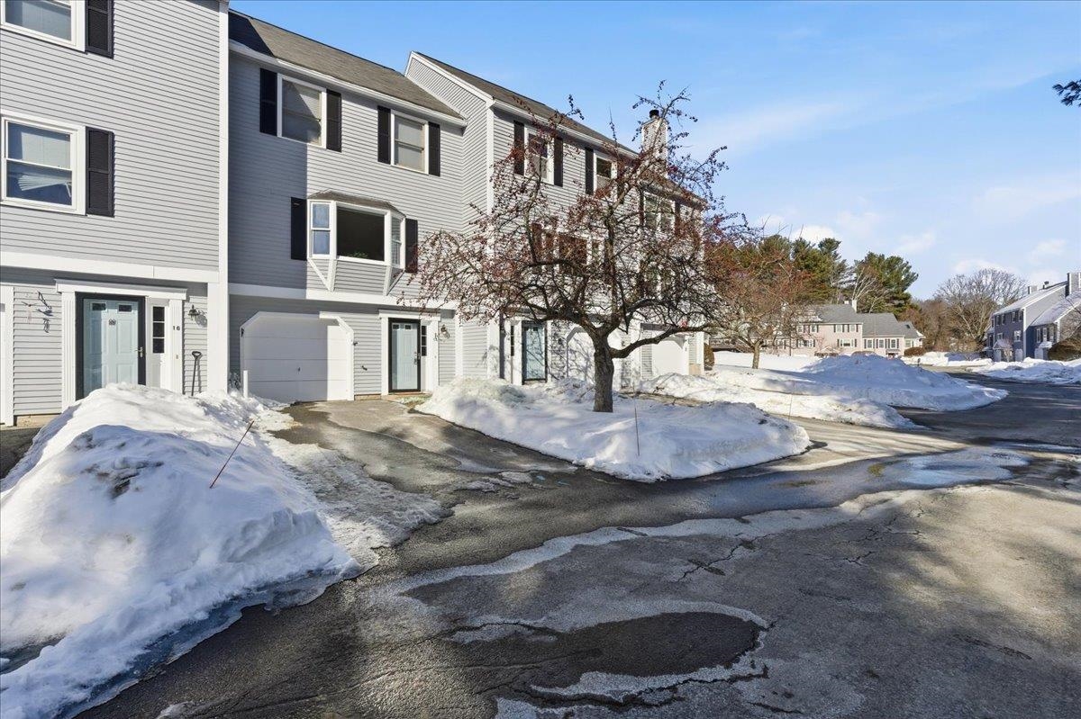 15 Shoal Creek Rd, Hudson, NH 03051