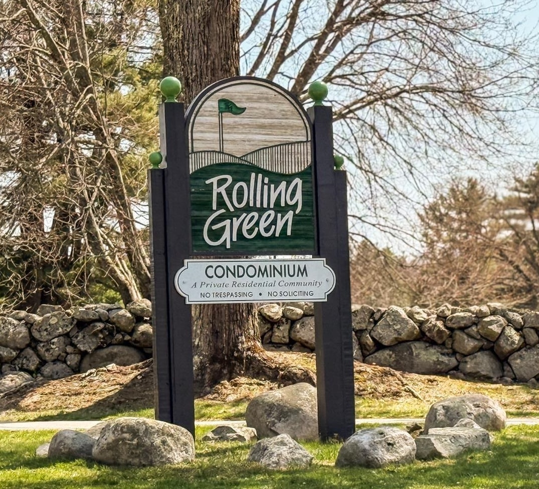 15 Shoal Creek Rd, Hudson, NH 03051