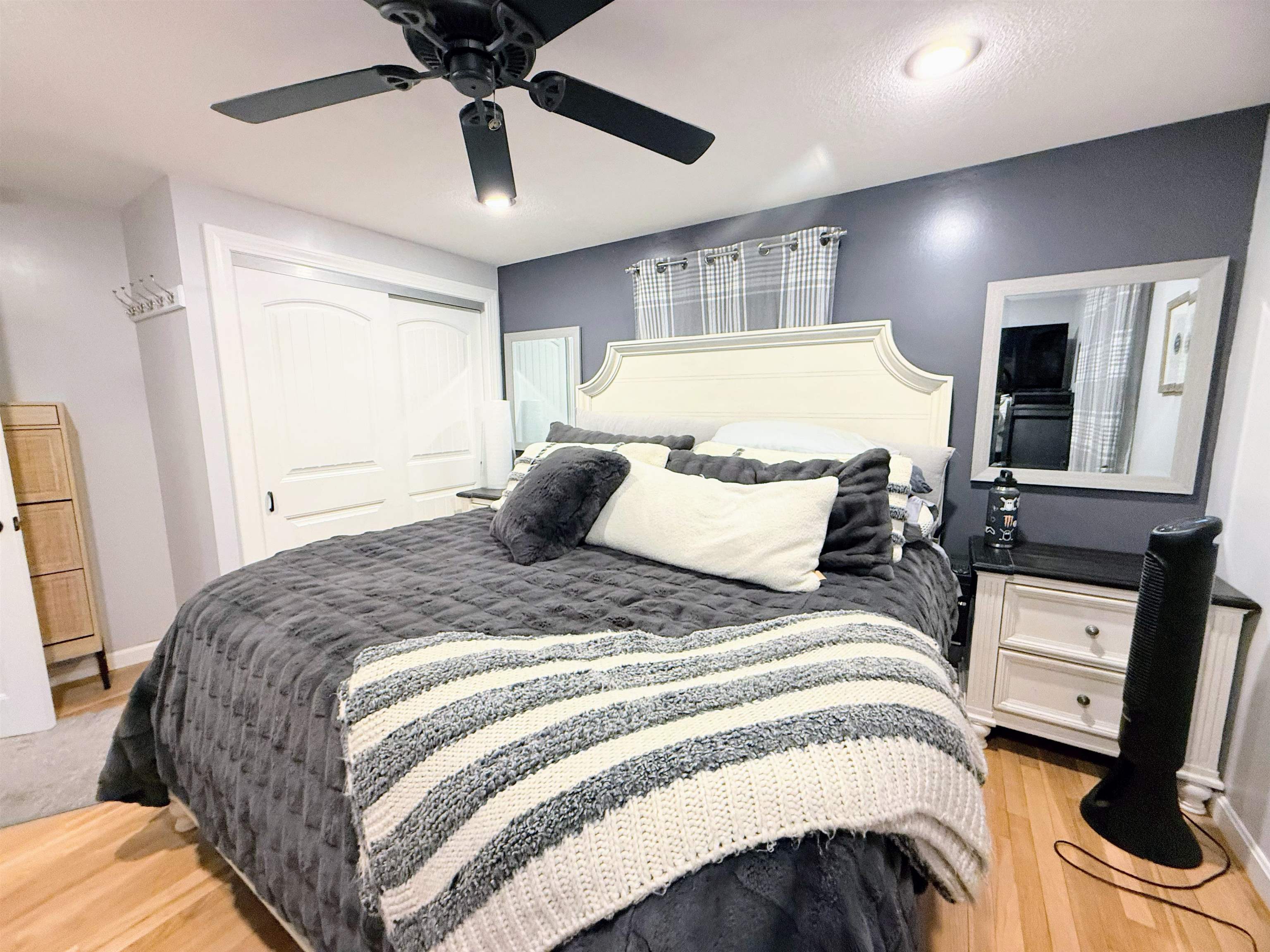 15 Dover St, Nashua, NH 03063