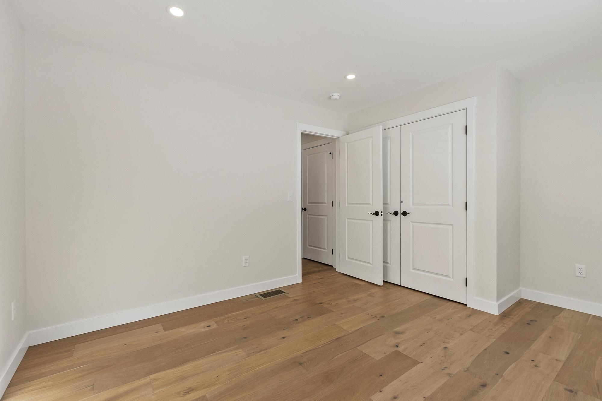 6 Cascade Dr, New Ipswich, NH 03071