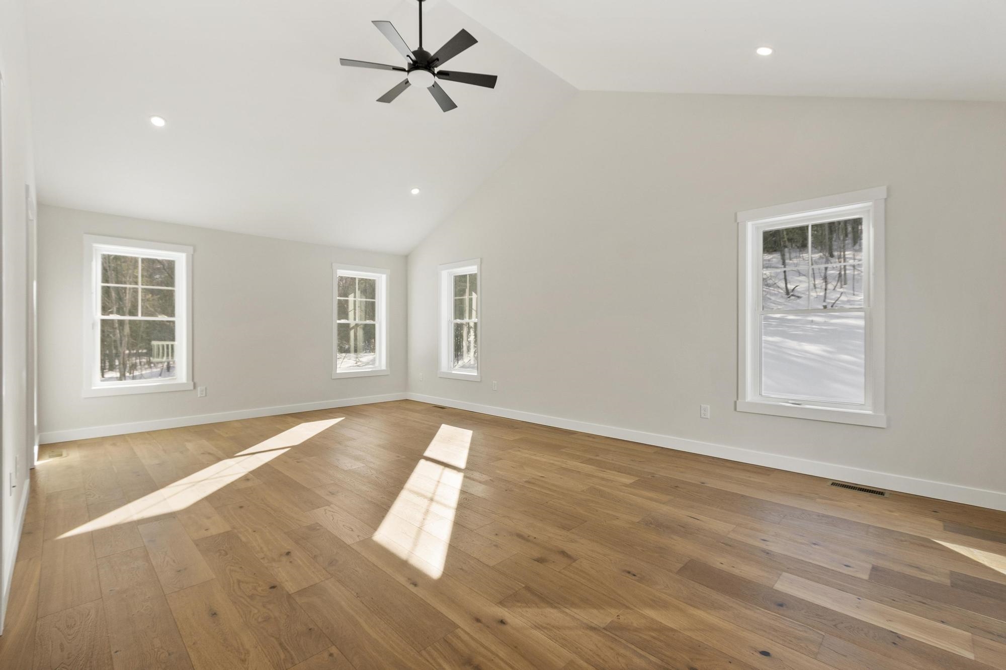 6 Cascade Dr, New Ipswich, NH 03071