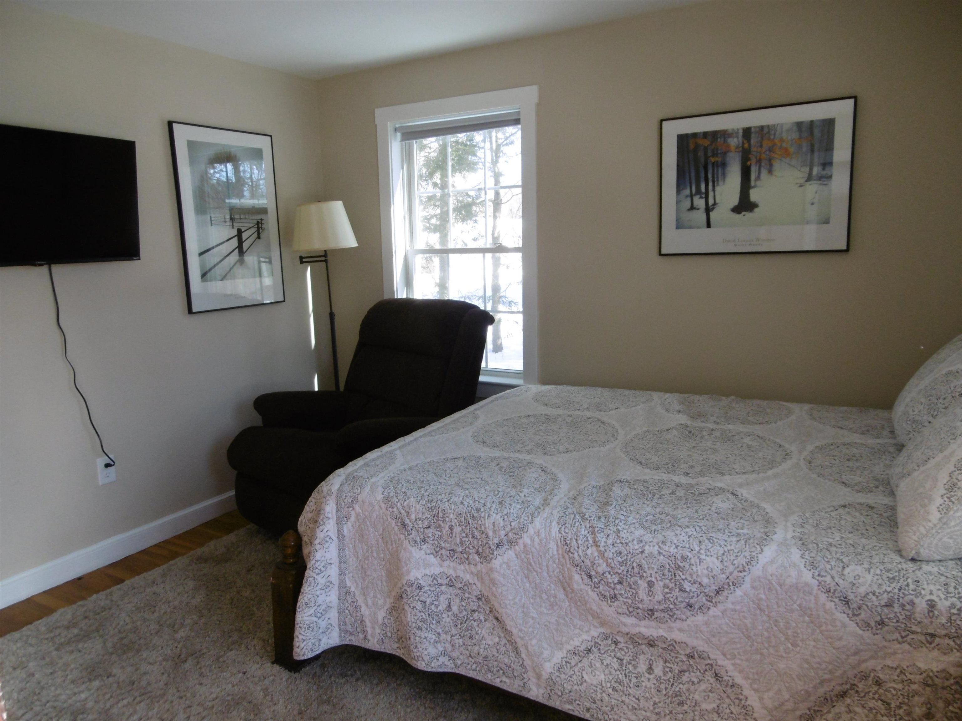 7 Seabee St, Bedford, NH 03110