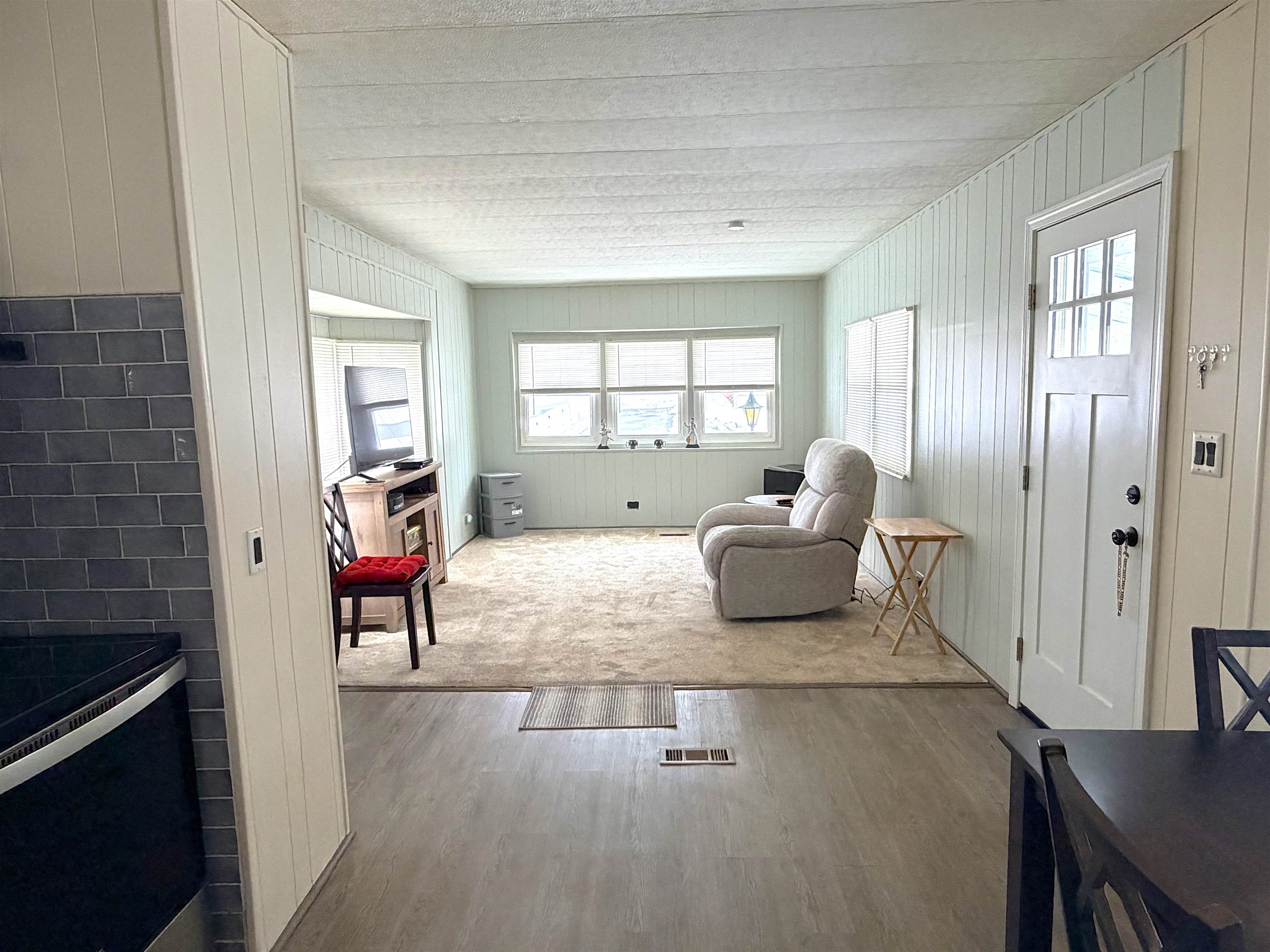 614 Canterbury Dr, Exeter, NH 03833