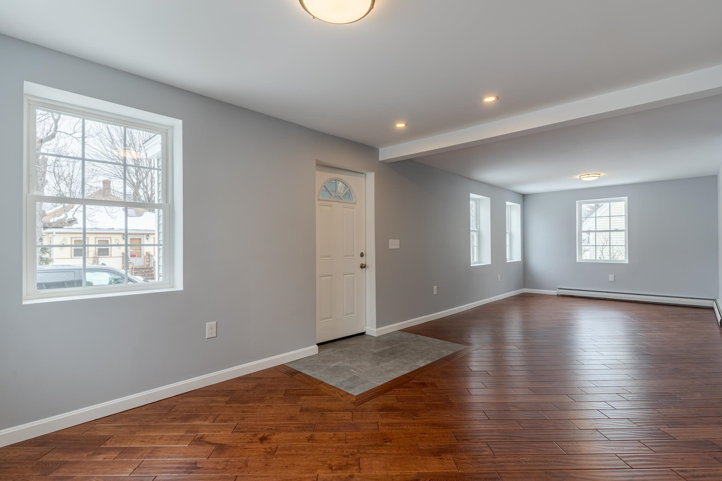 Homes for sale in Rochester, NH | 33 Linden St, Rochester, NH 03867 | MLS# 5076790