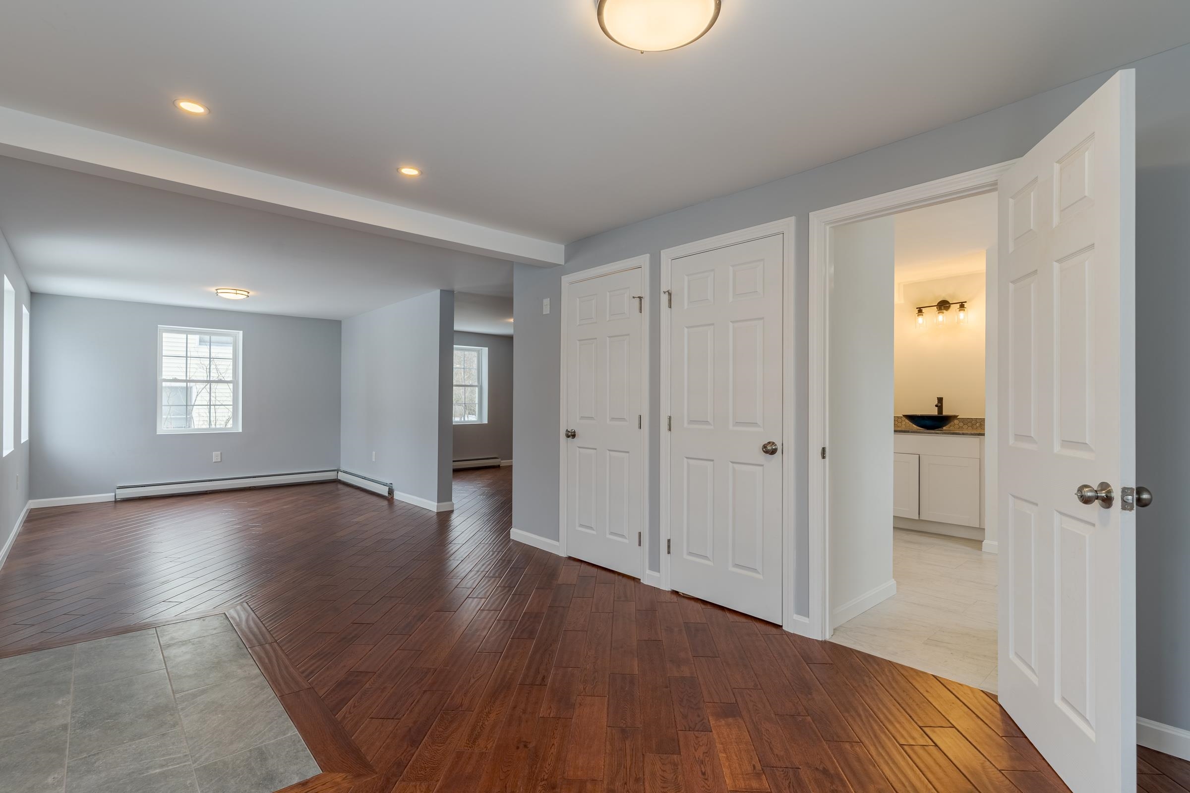 33 Linden St, Rochester, NH 03867