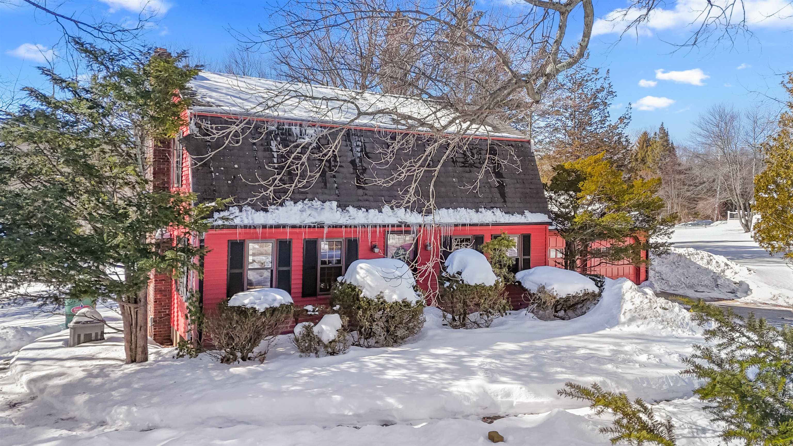 40 Meditation Ln, Atkinson, NH 03811