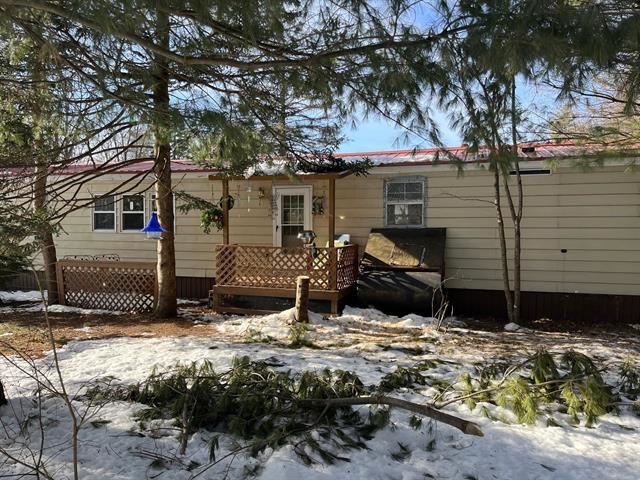 13 S Blueberry Ln, Rochester, NH 03867