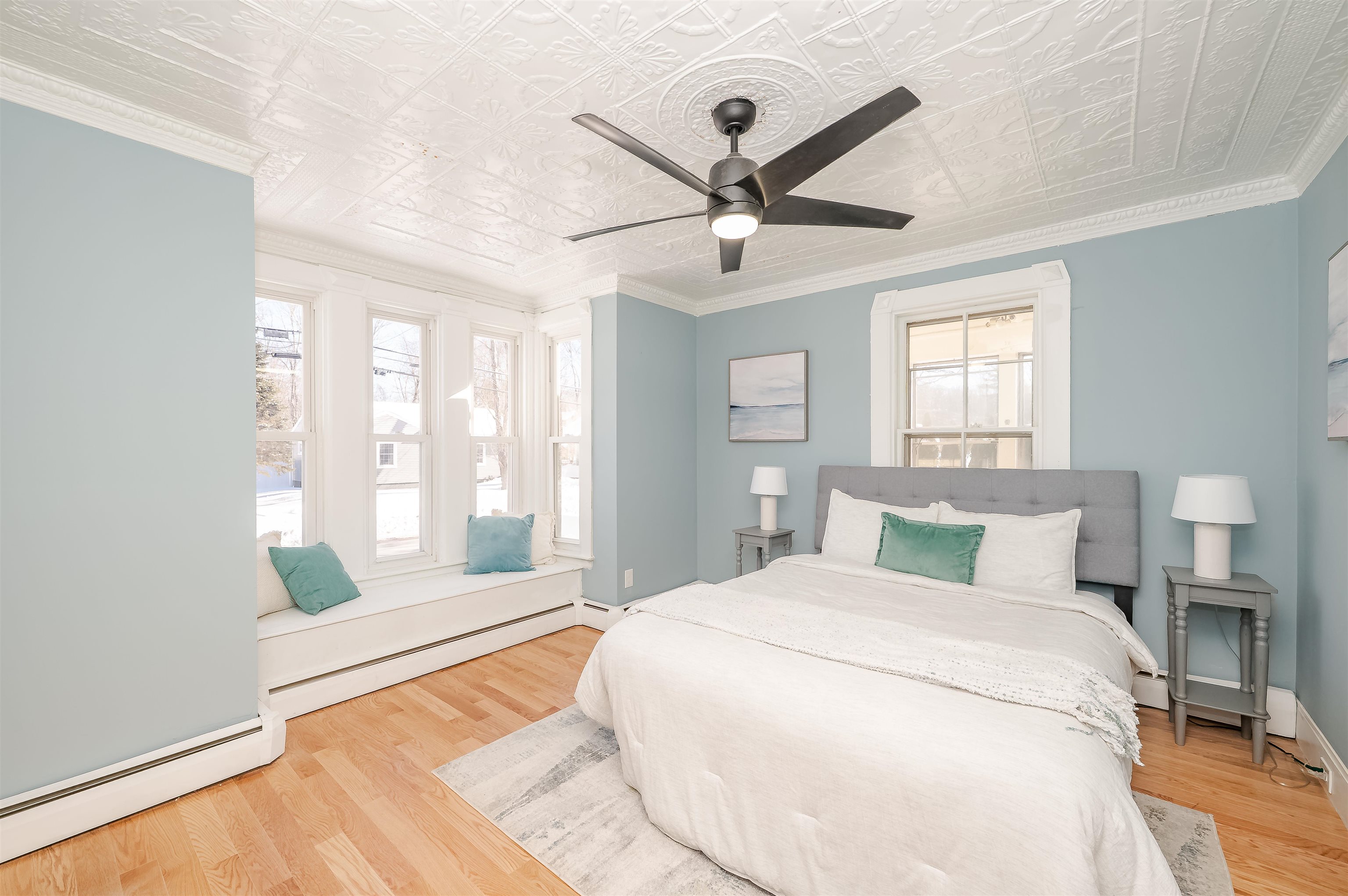 47 Chamberlain St, Rochester, NH 03867