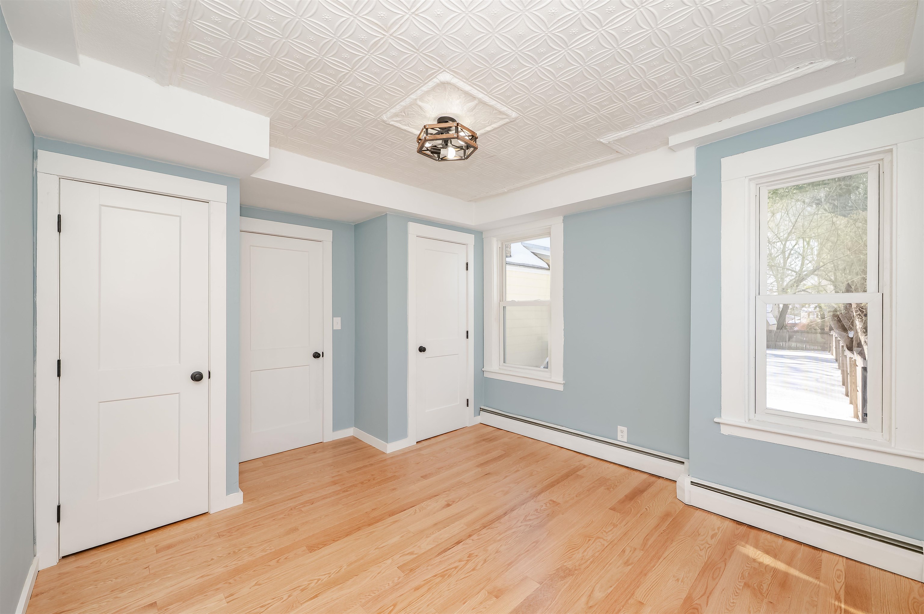 47 Chamberlain St, Rochester, NH 03867