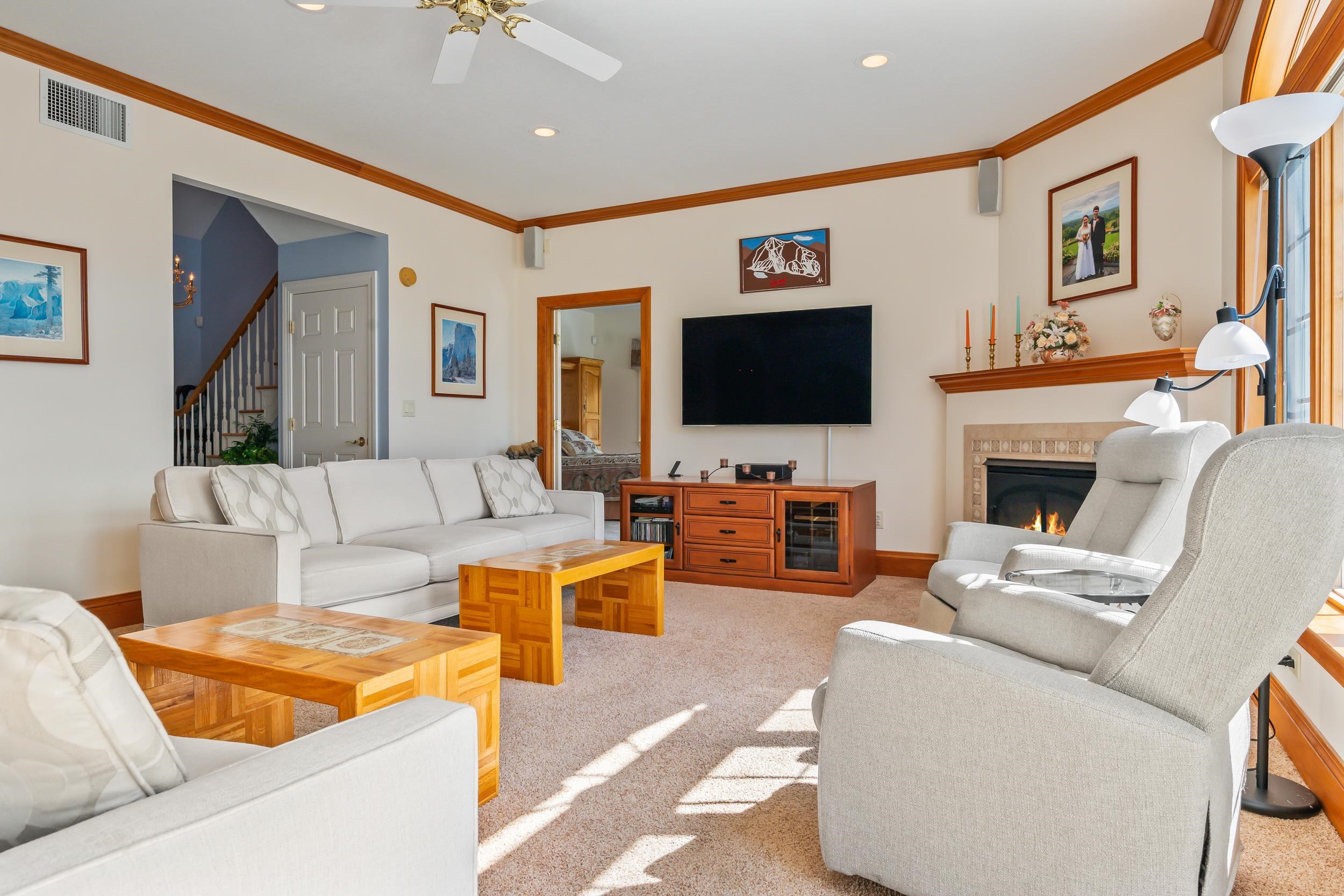 54 Woodbine Ln, Franconia, NH 03580