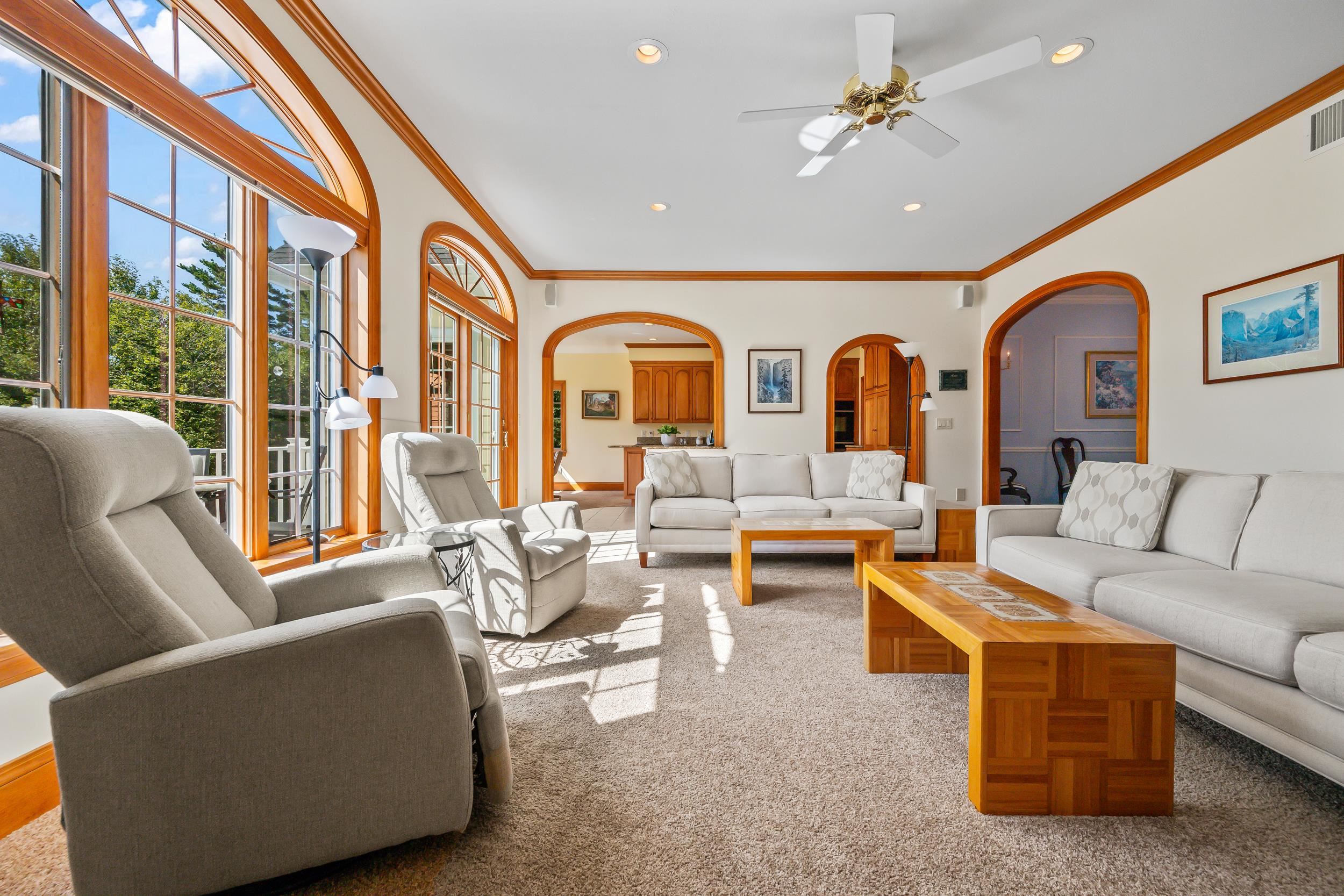 54 Woodbine Ln, Franconia, NH 03580
