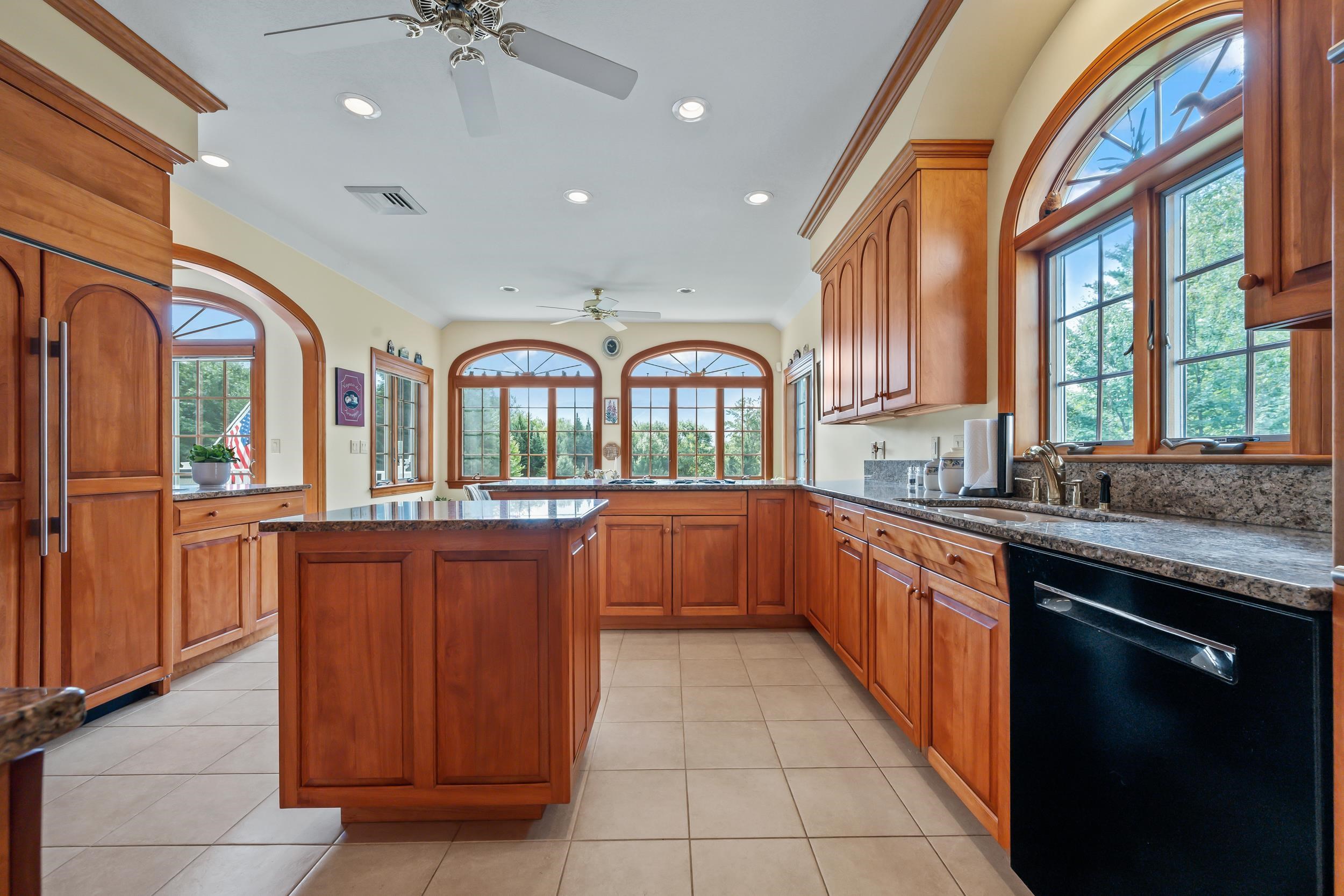 54 Woodbine Ln, Franconia, NH 03580