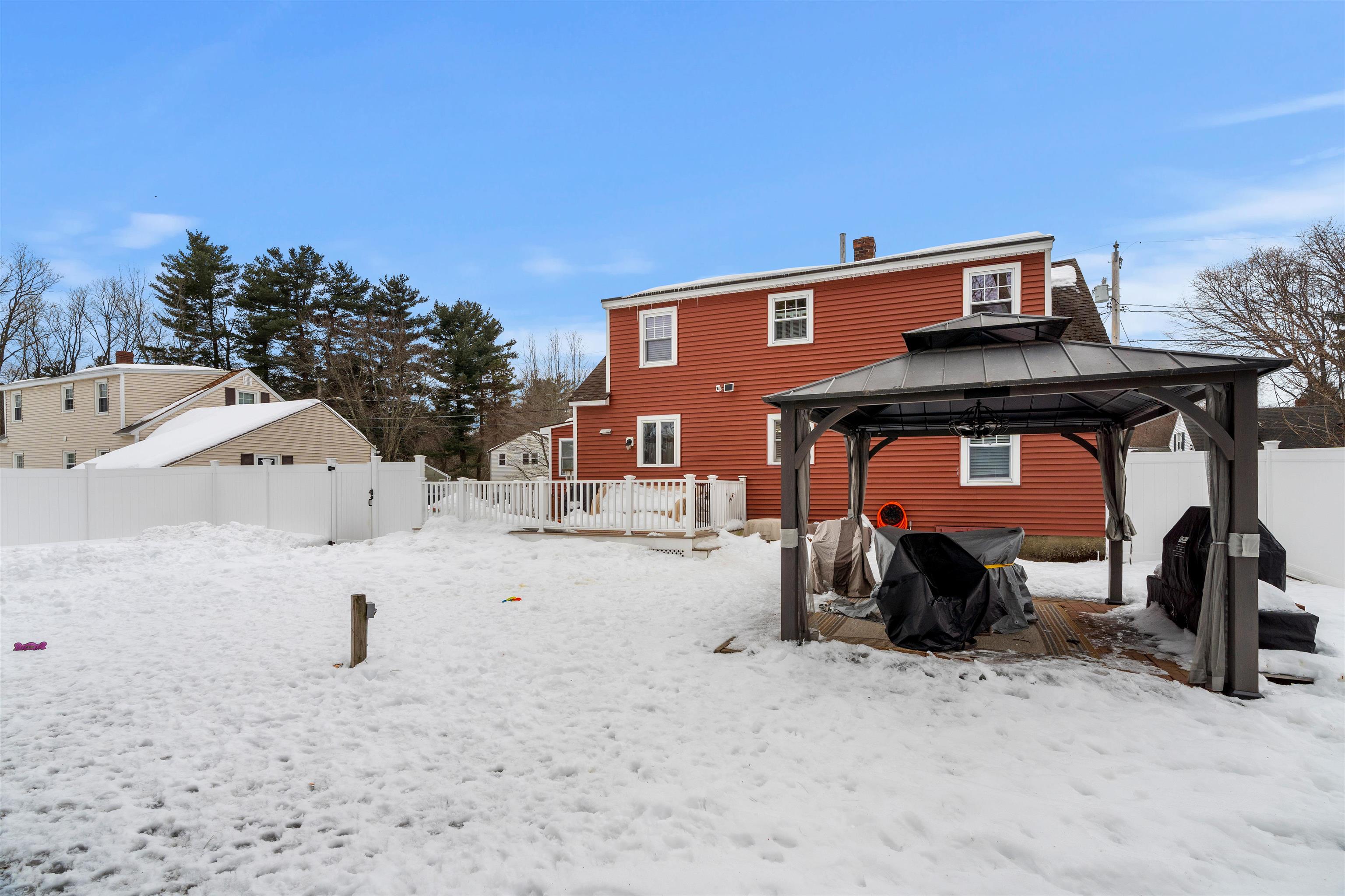 63 Tampa St, Nashua, NH 03064