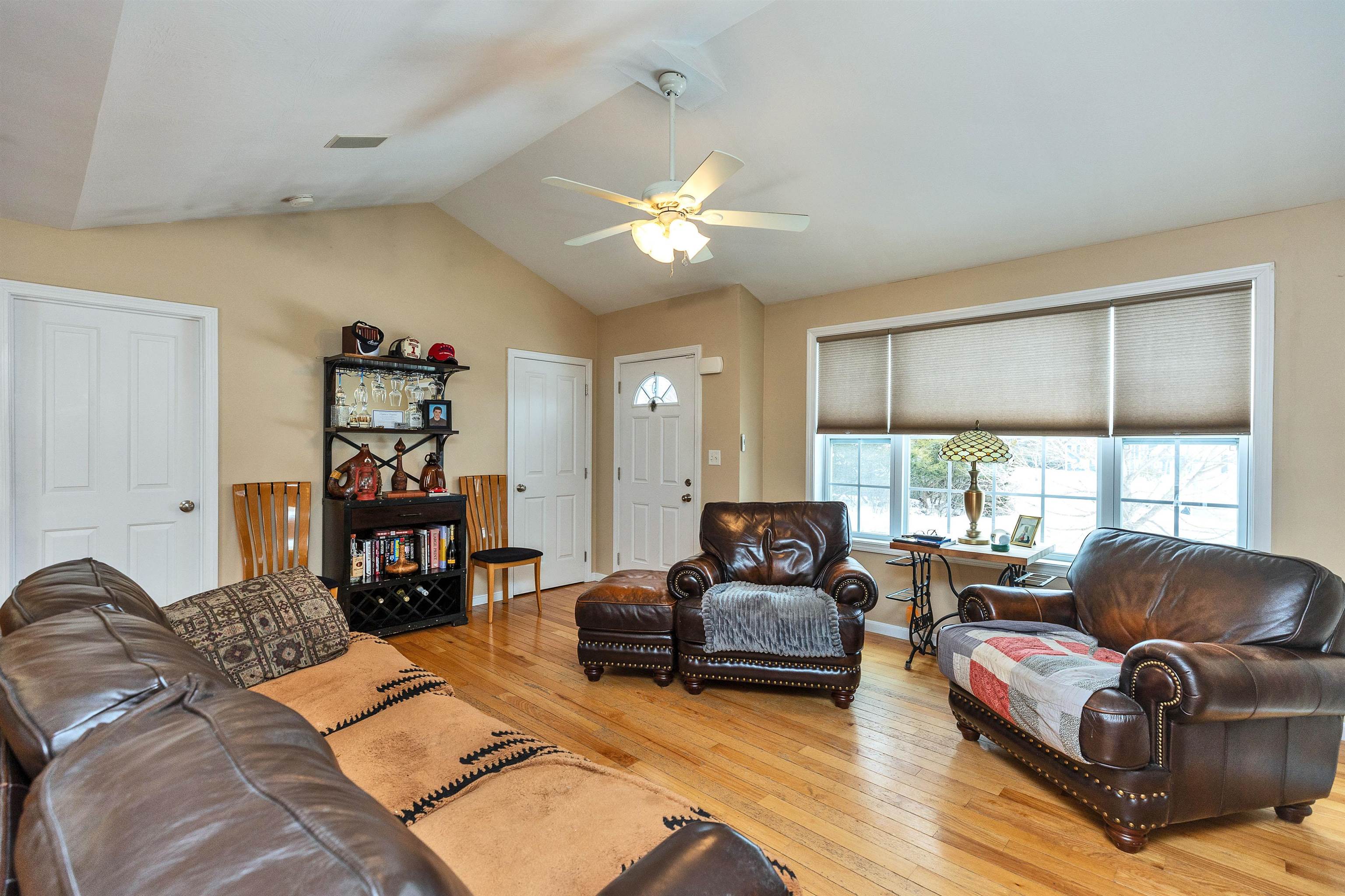 57 Baldwin St, Nashua, NH 03064