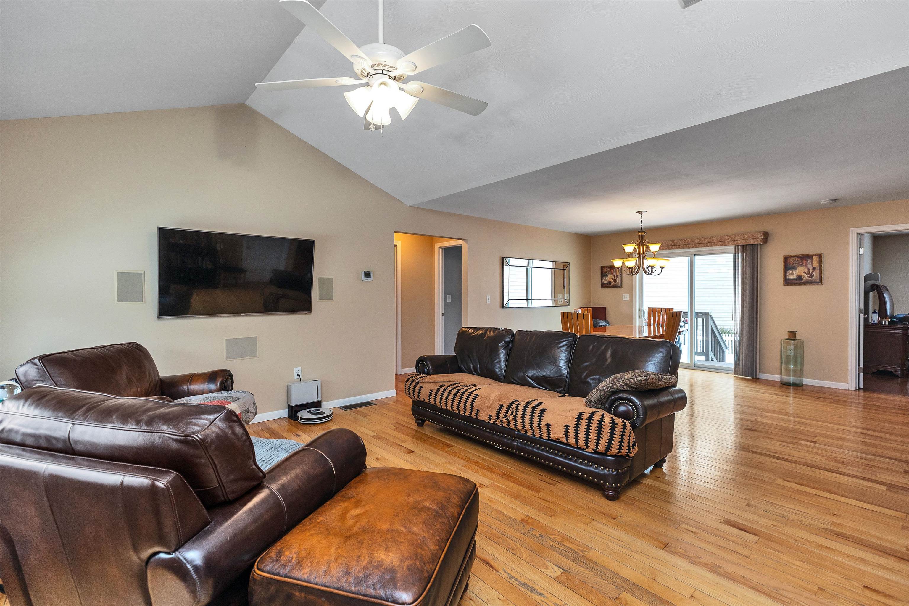 57 Baldwin St, Nashua, NH 03064