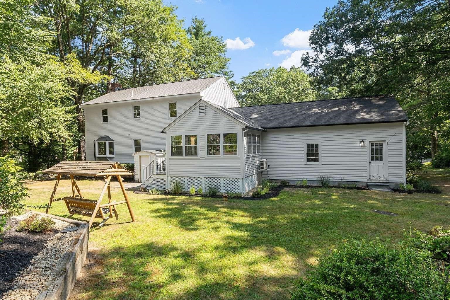 55 Woodridge Rd, Hampstead, NH 03826