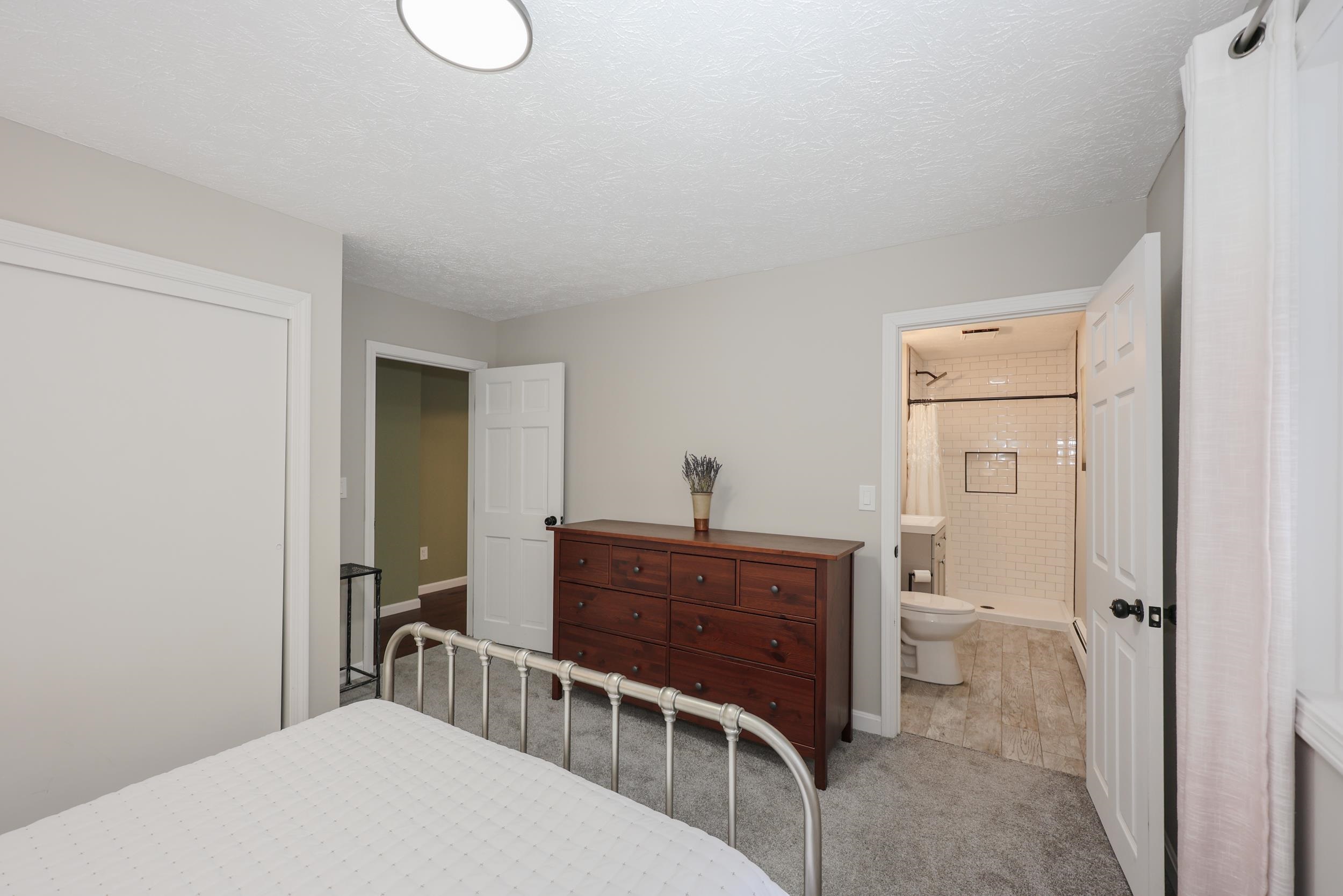 13 Van Ger Dr, Bow, NH 03304