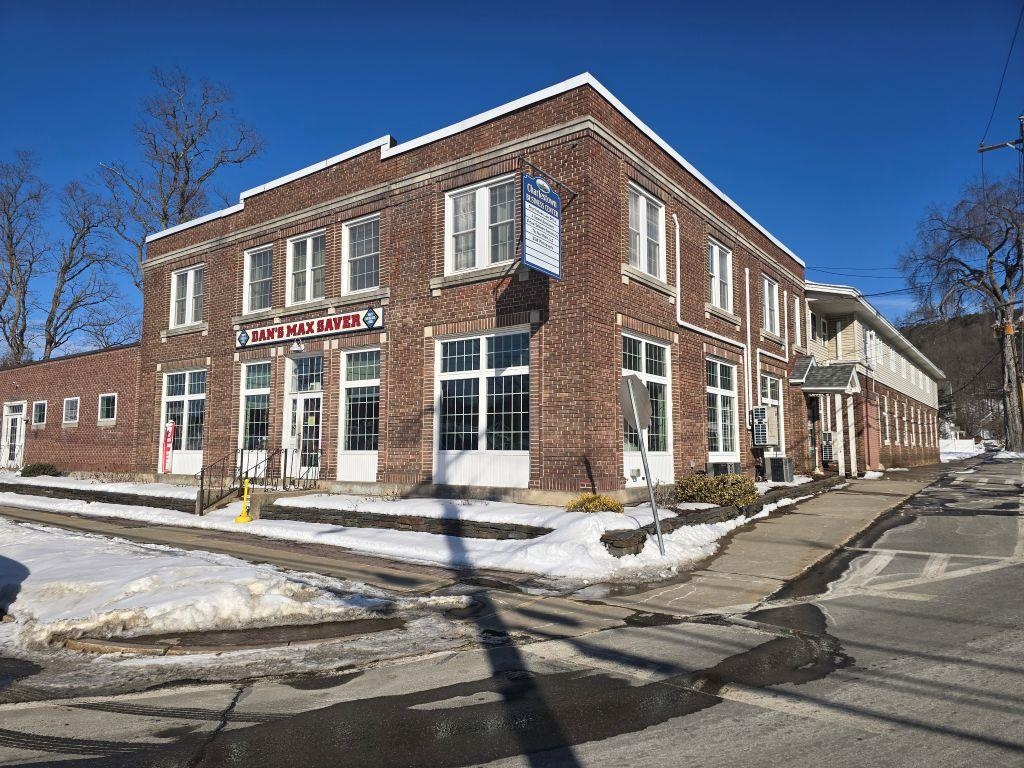 Charlestown NH&nbsp; for rent $$1,200 Monthly Rent with Lease Term 