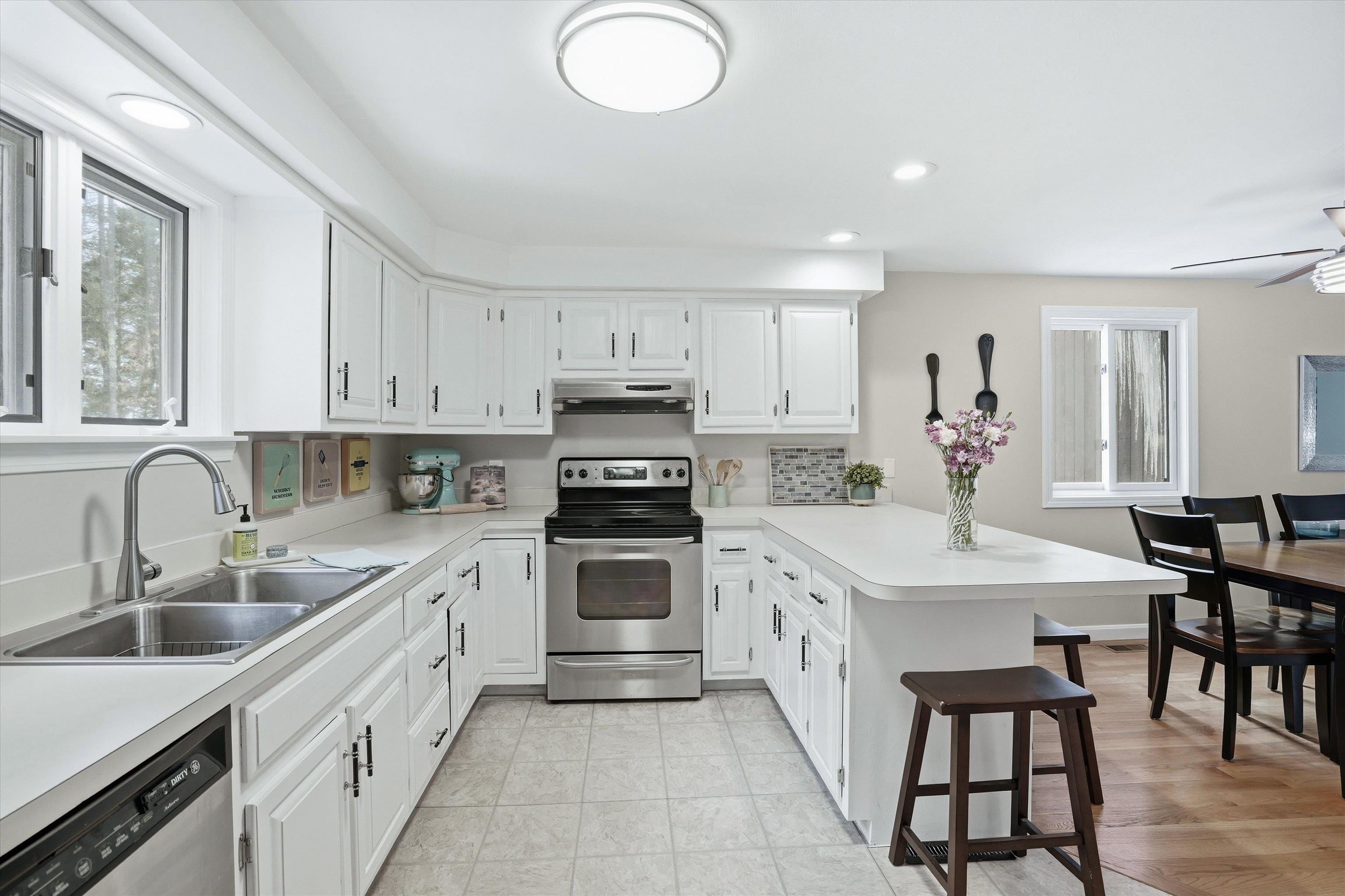 153 Coffin Rd, Epping, NH 03042