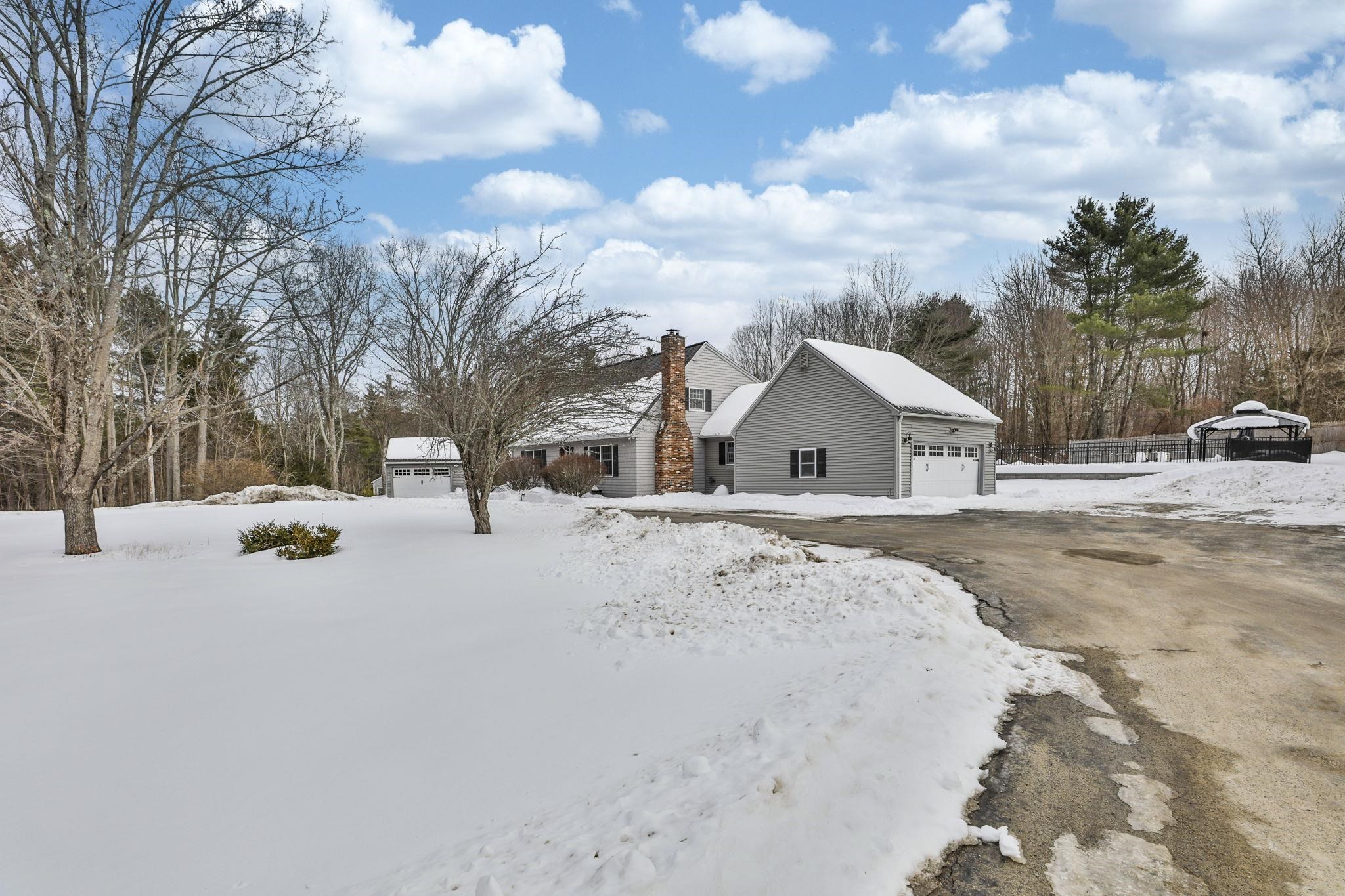 37 Jane Dr, Candia, NH 03034