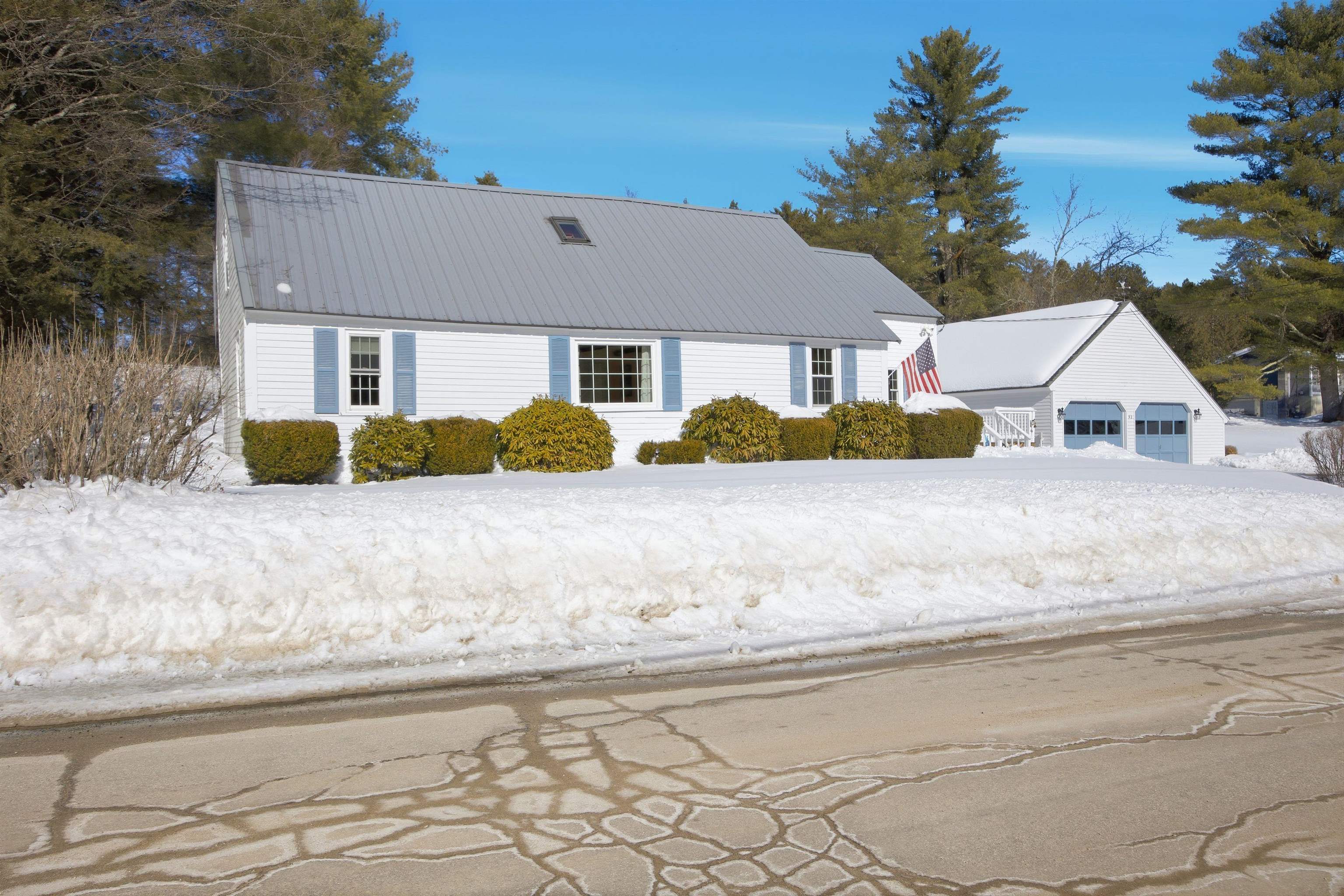 92 Waterloo St, Warner, NH 03278