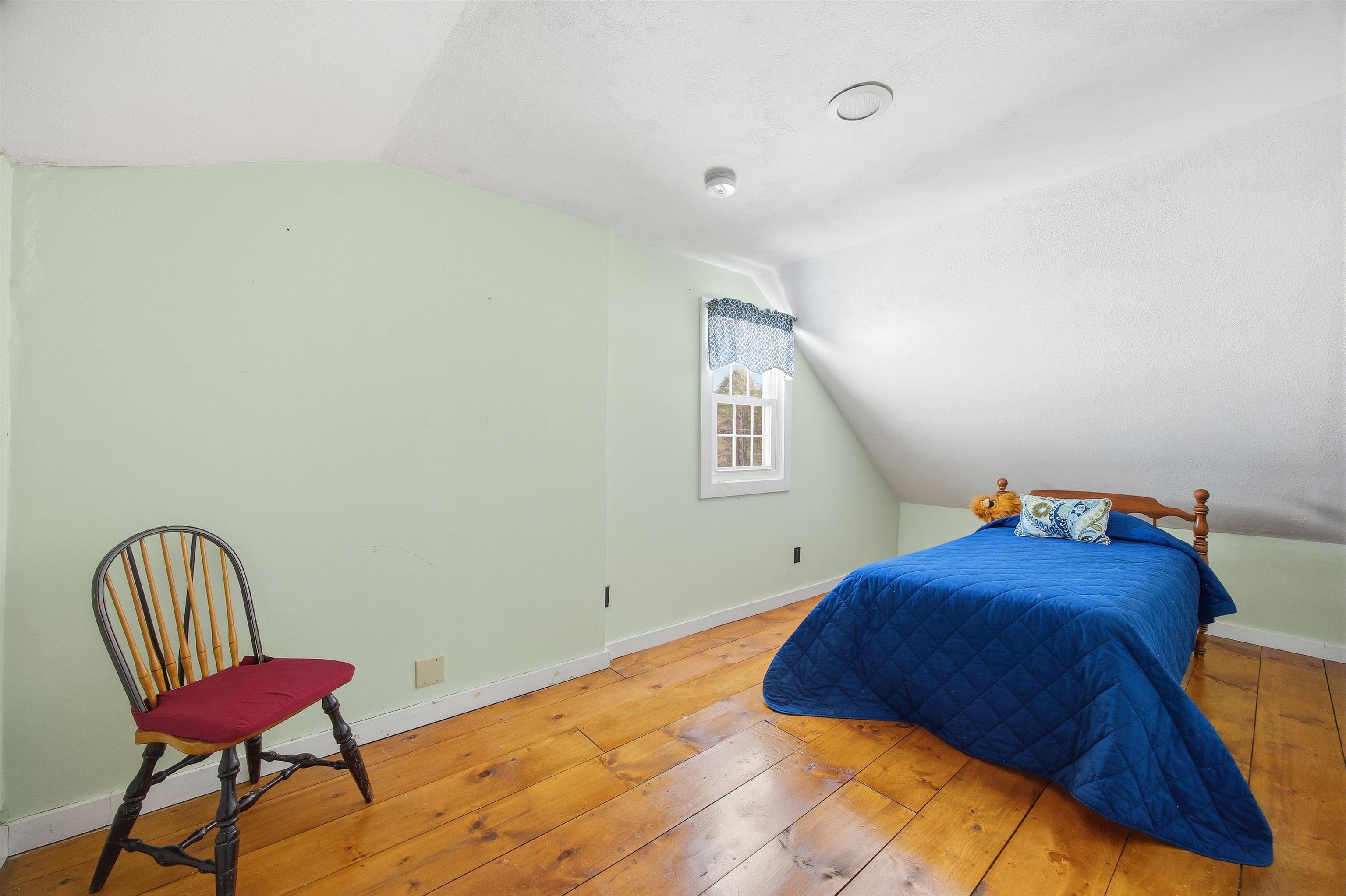 92 Waterloo St, Warner, NH 03278