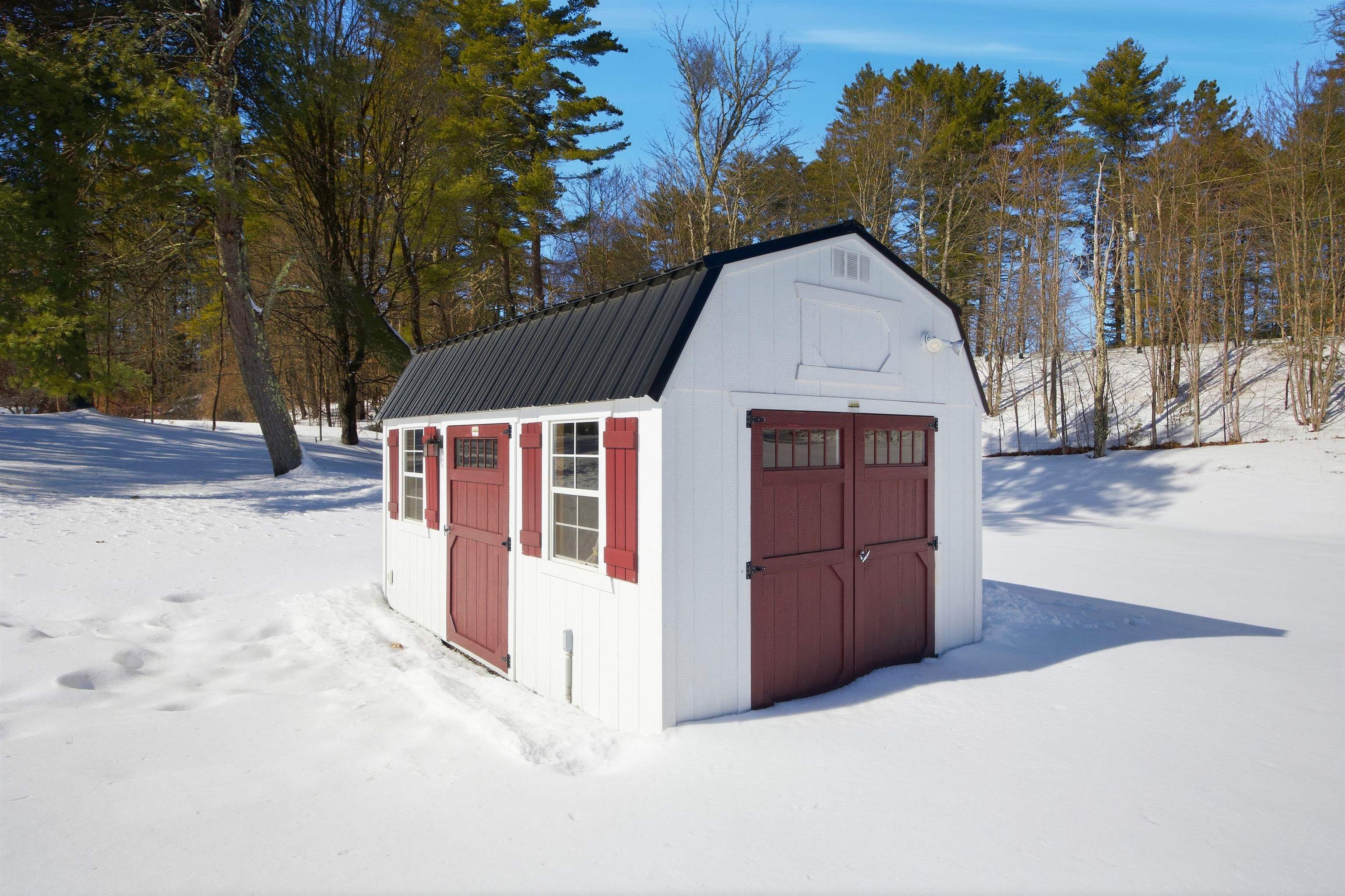 92 Waterloo St, Warner, NH 03278