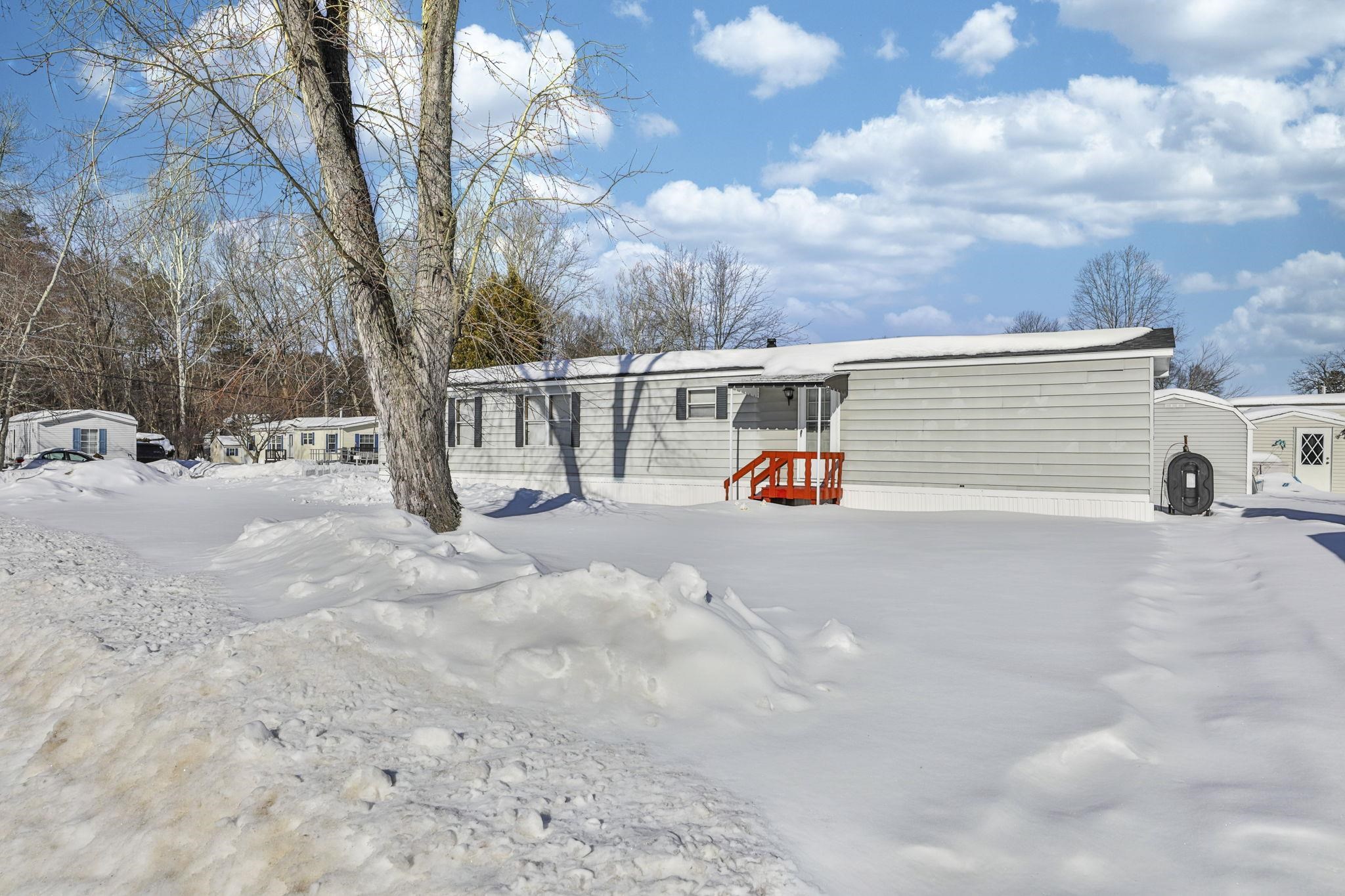 16 Buttonwood Ln, Merrimack, NH 03054