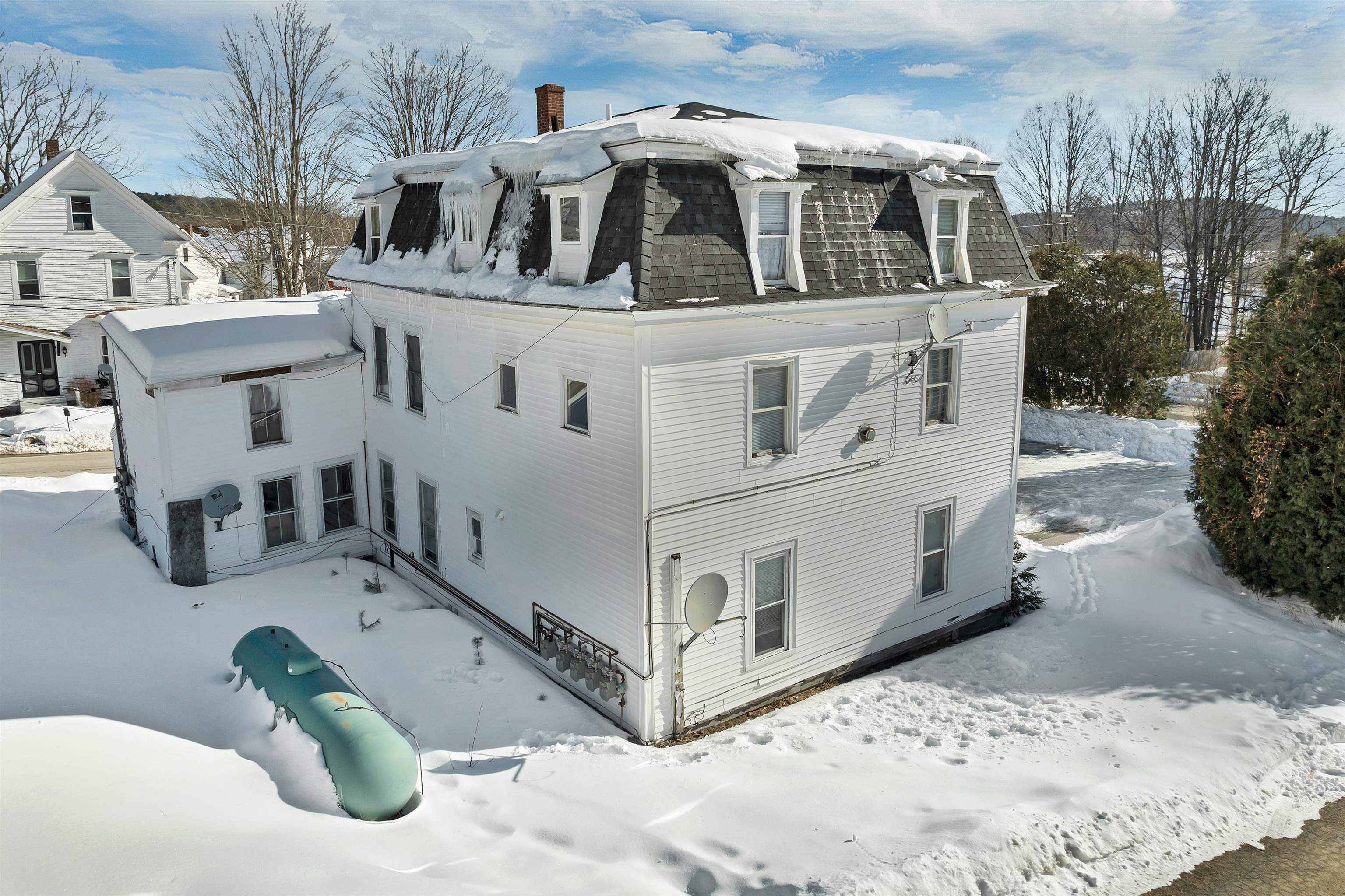 2 Waukewan Ave, Meredith, NH 03253