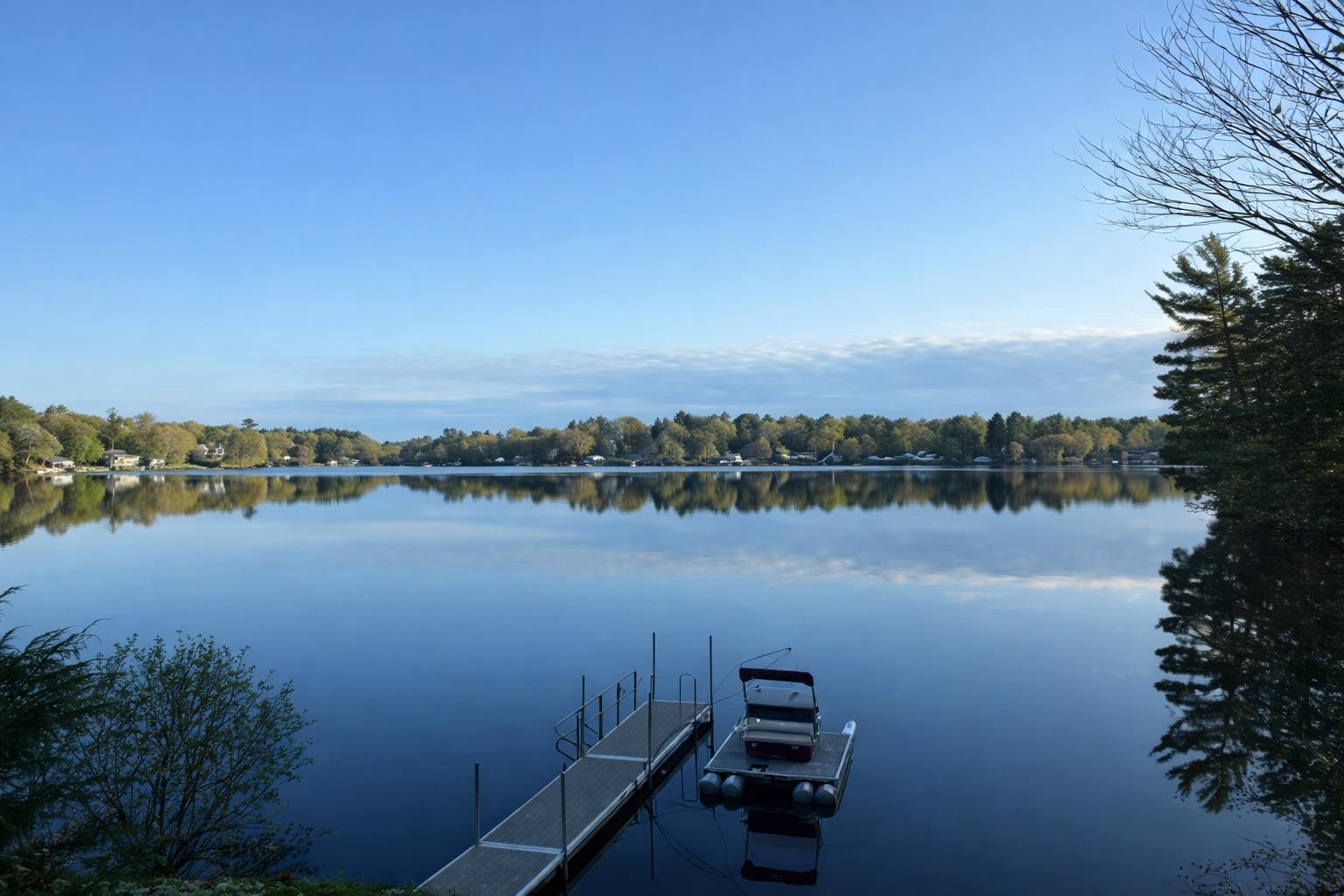 271 Pond View Dr, Hampstead, NH 03826