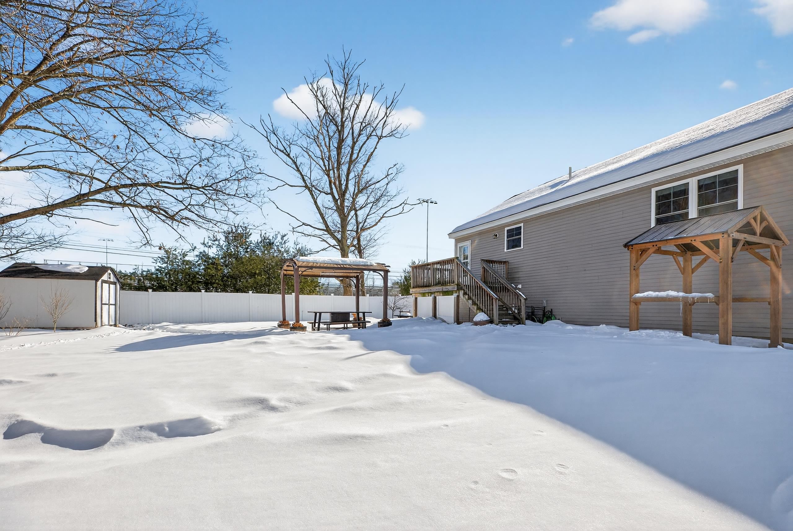 1 West Meadow Ct, Milford, NH 03055